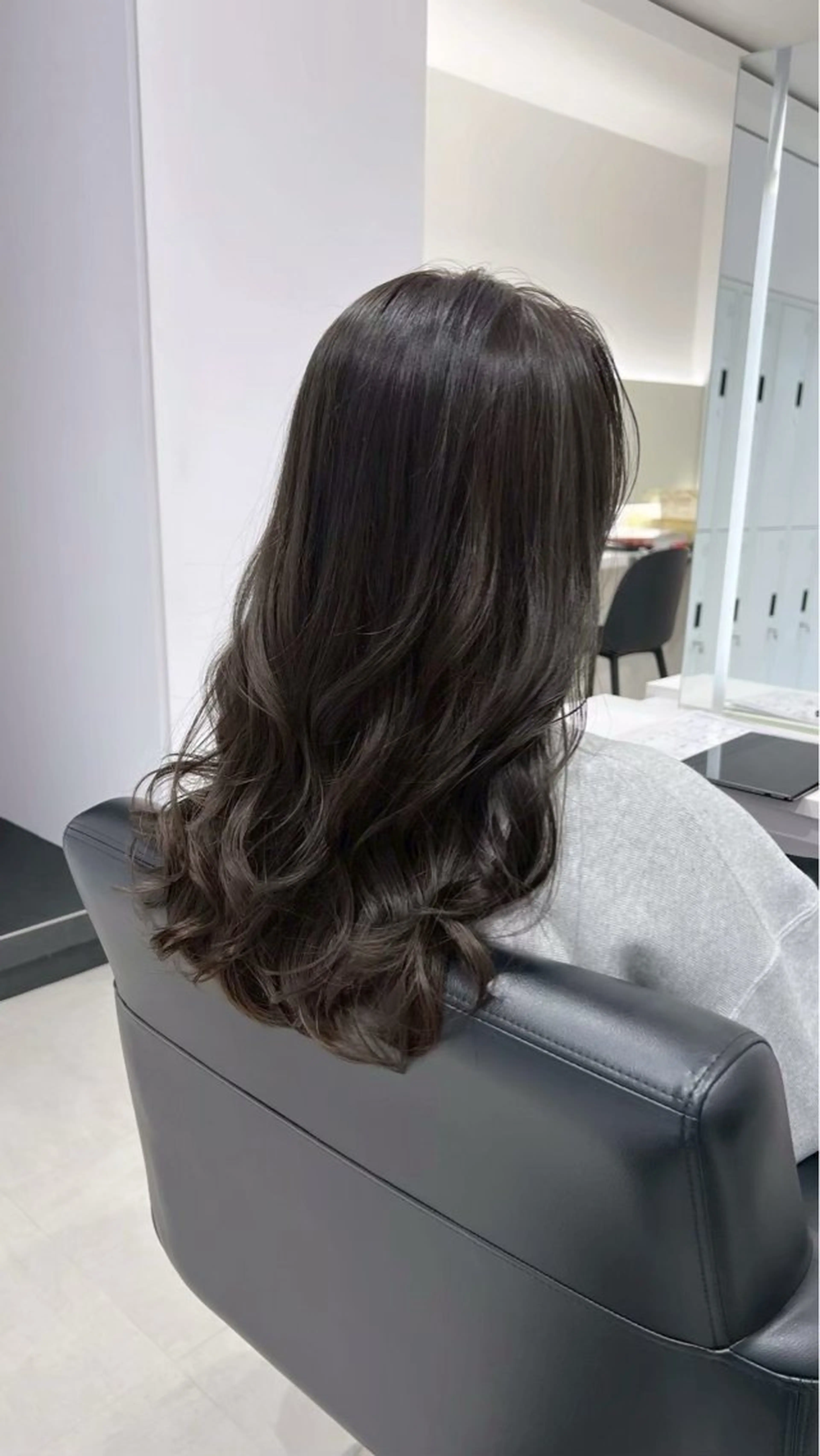 ロング カラー ヘアカラー トリートメント ヘッドスパ ヘアセット 🖤:抜け感×大人 透明感カラー/Aoiのヘアスタイル