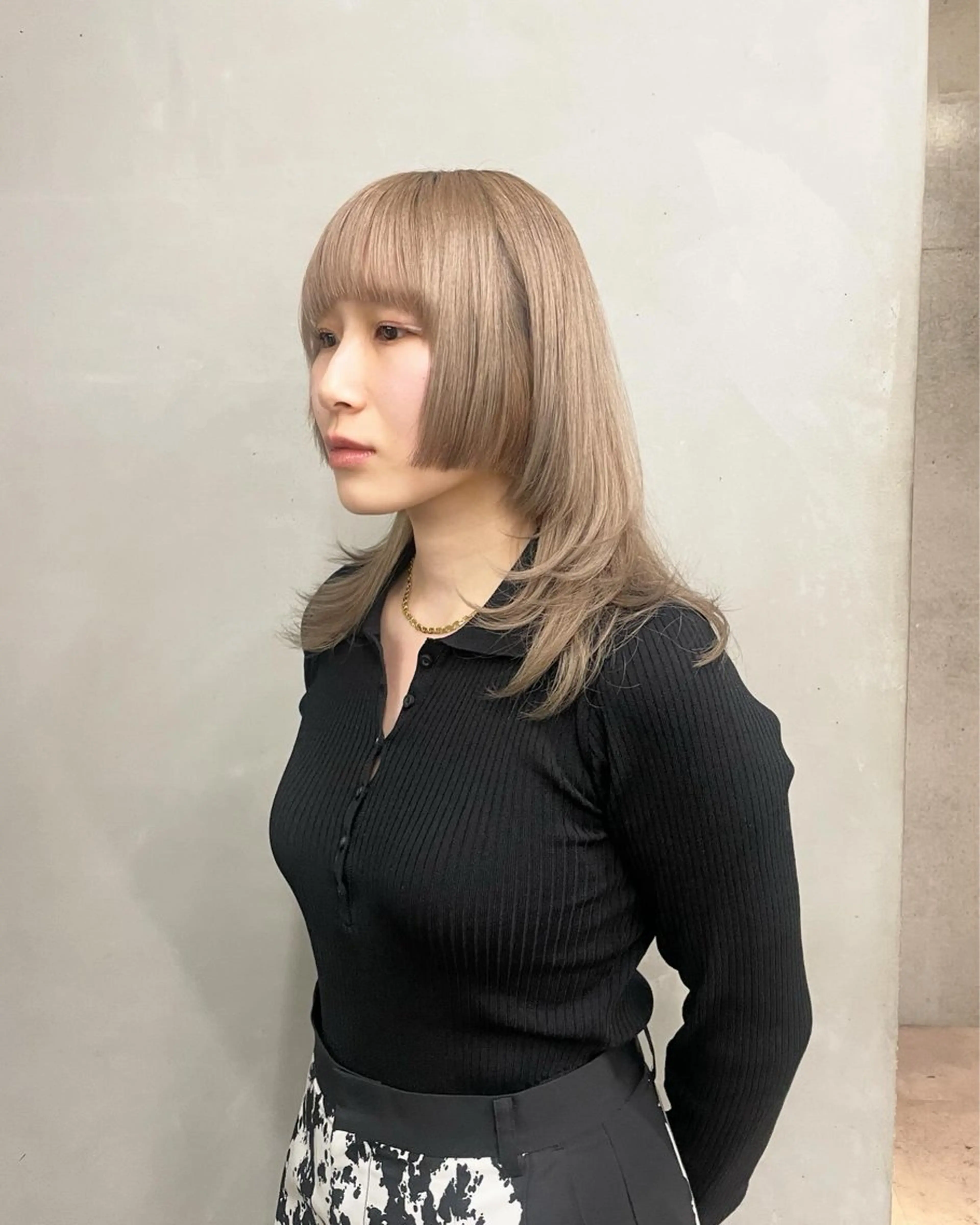 ミディアム カット 佐伯 和佳のヘアスタイル