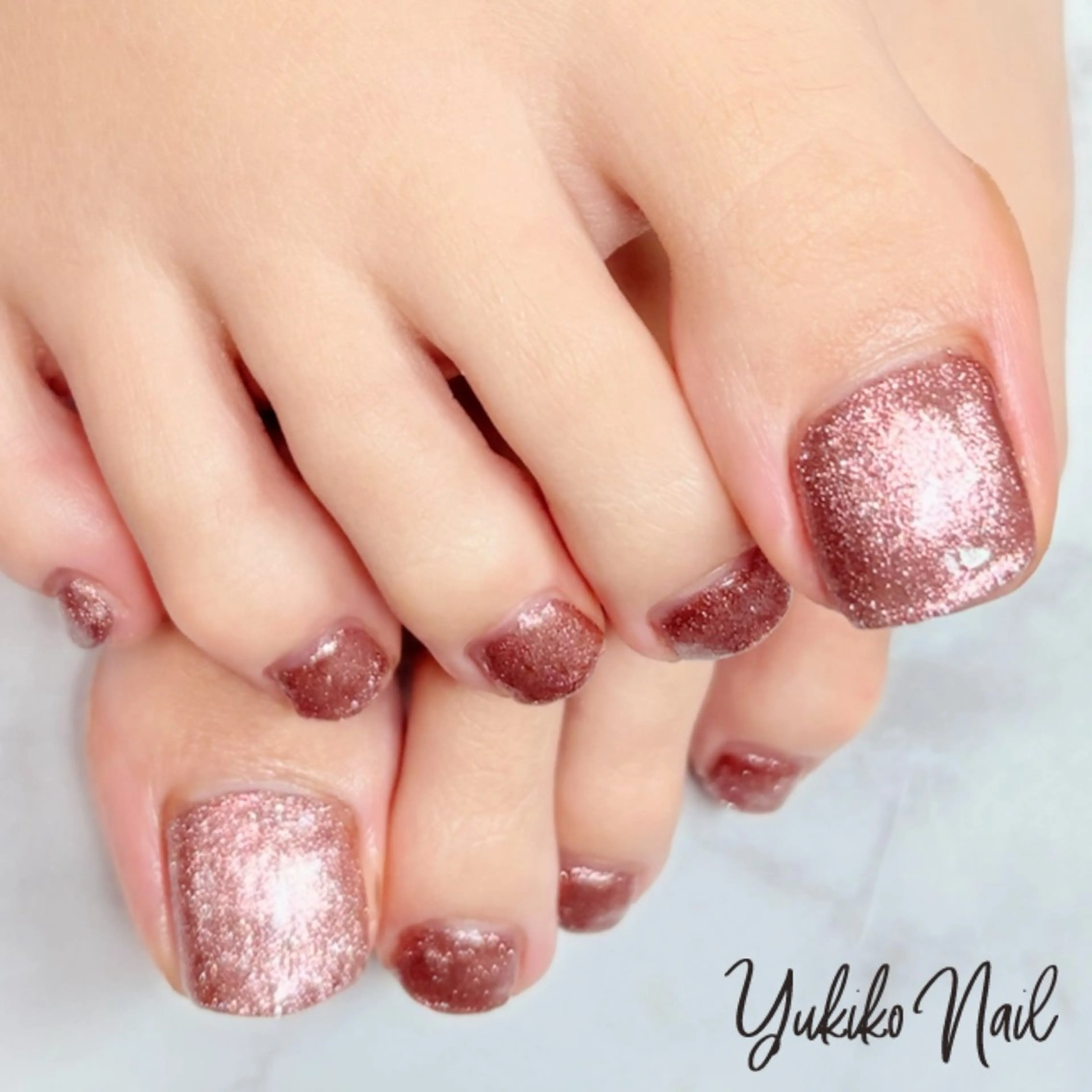 ネイル フットネイル キラキラネイル ラメ(グリッター) ワンカラーネイル ピンク フットネイル ユキコ ネイルのネイルデザイン