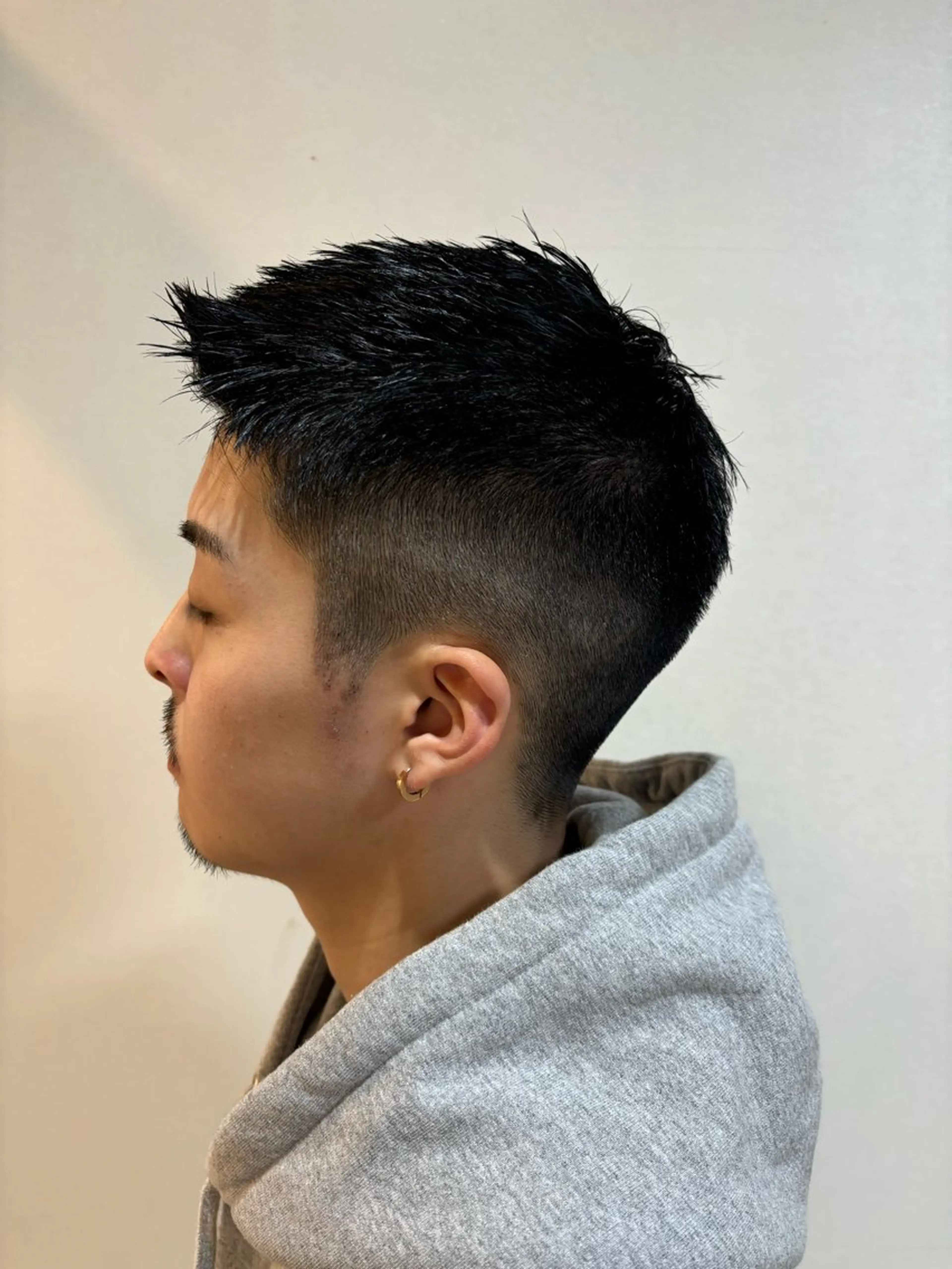 【🔥メンズもレディースも🔥】カット+美眉スタイリングorアイブロウパーマ（パーマは9030円）の写真