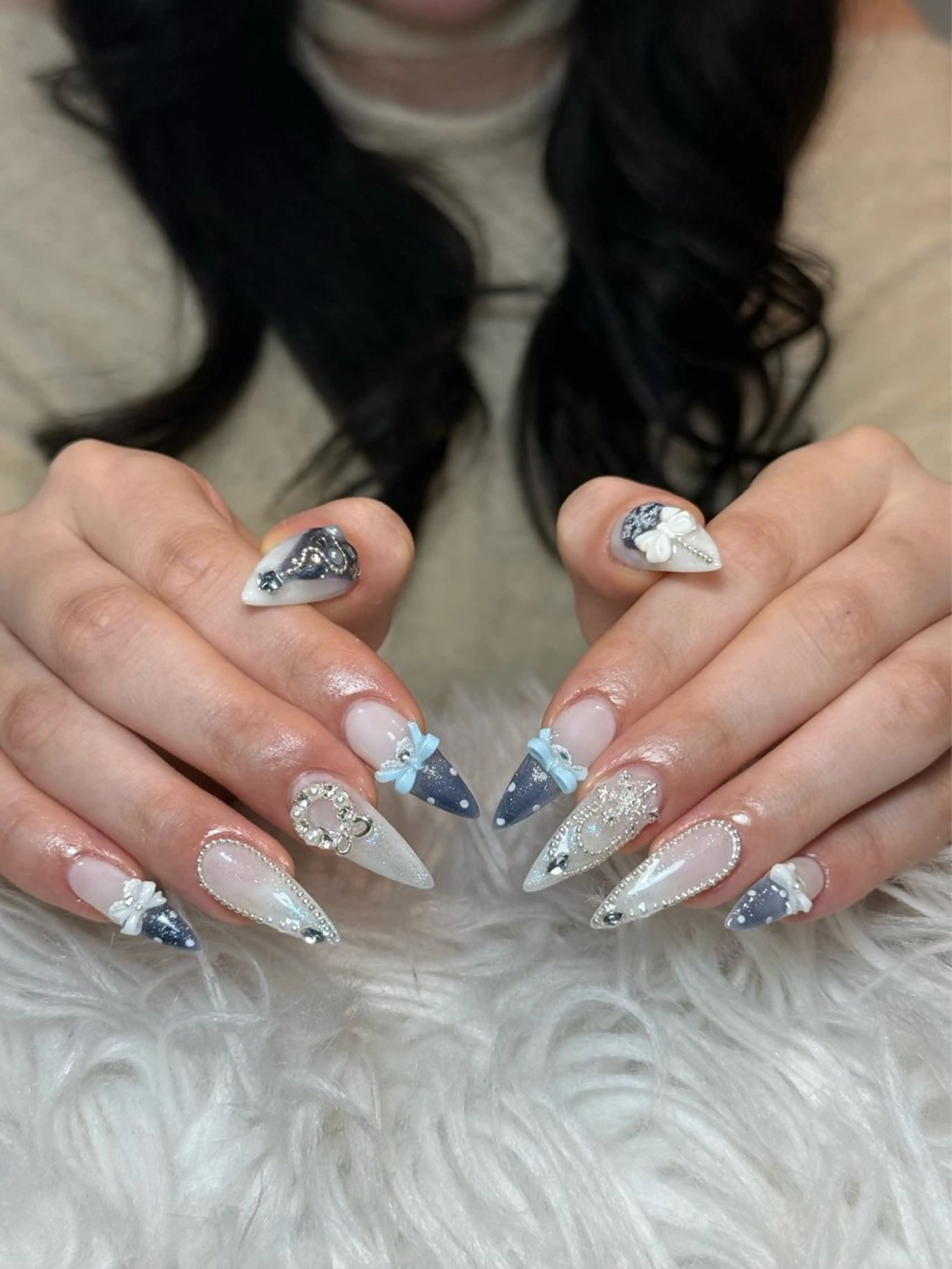 ネイル オーロラネイル ボルドー ブラウン 氷ネイル・うるうるネイル キラキラネイル ハンドネイル Julli ジュリのネイルデザイン