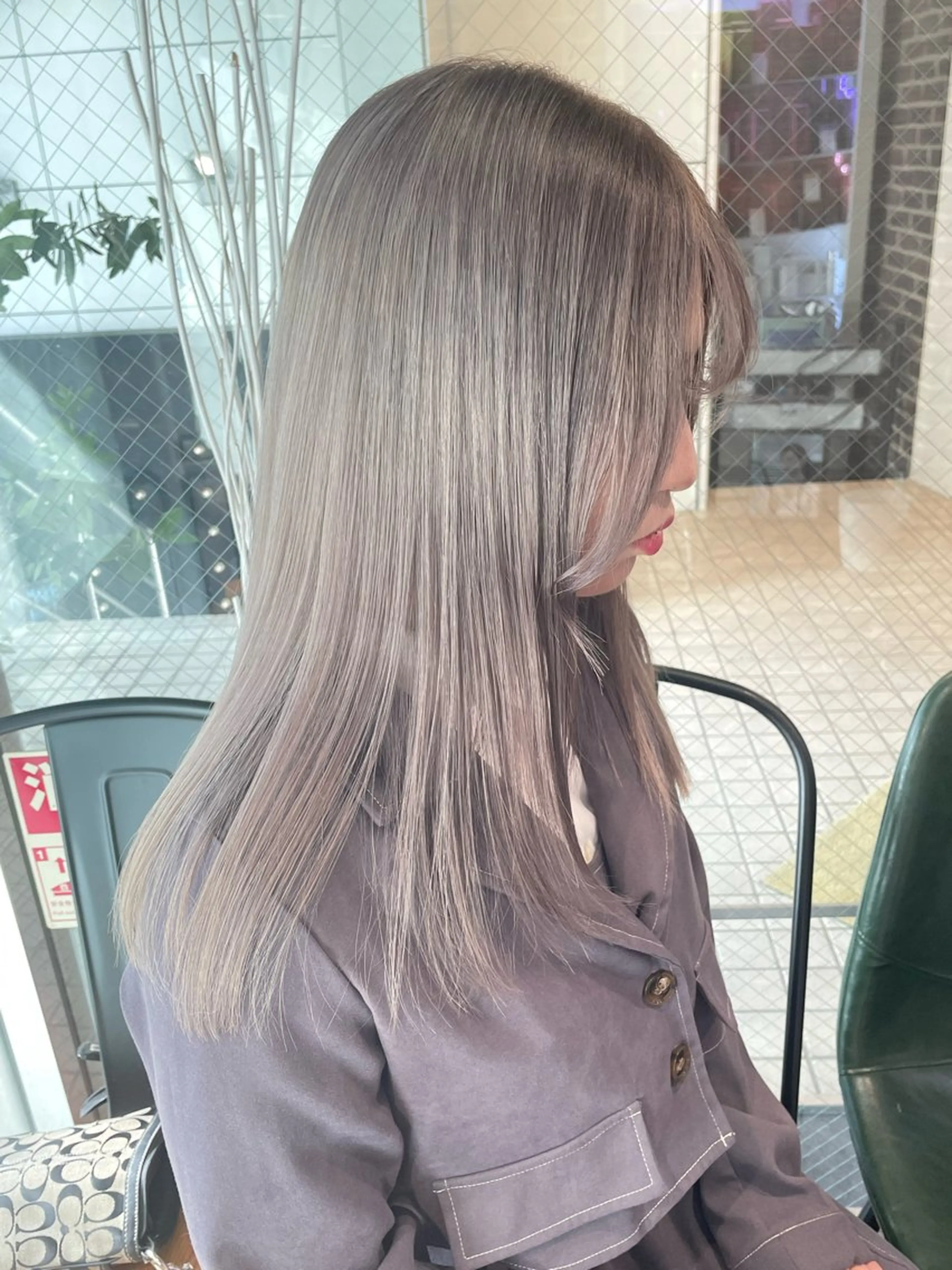 セミロング カラー ‪るか/‪透明感 カラー/アレンジのヘアスタイル