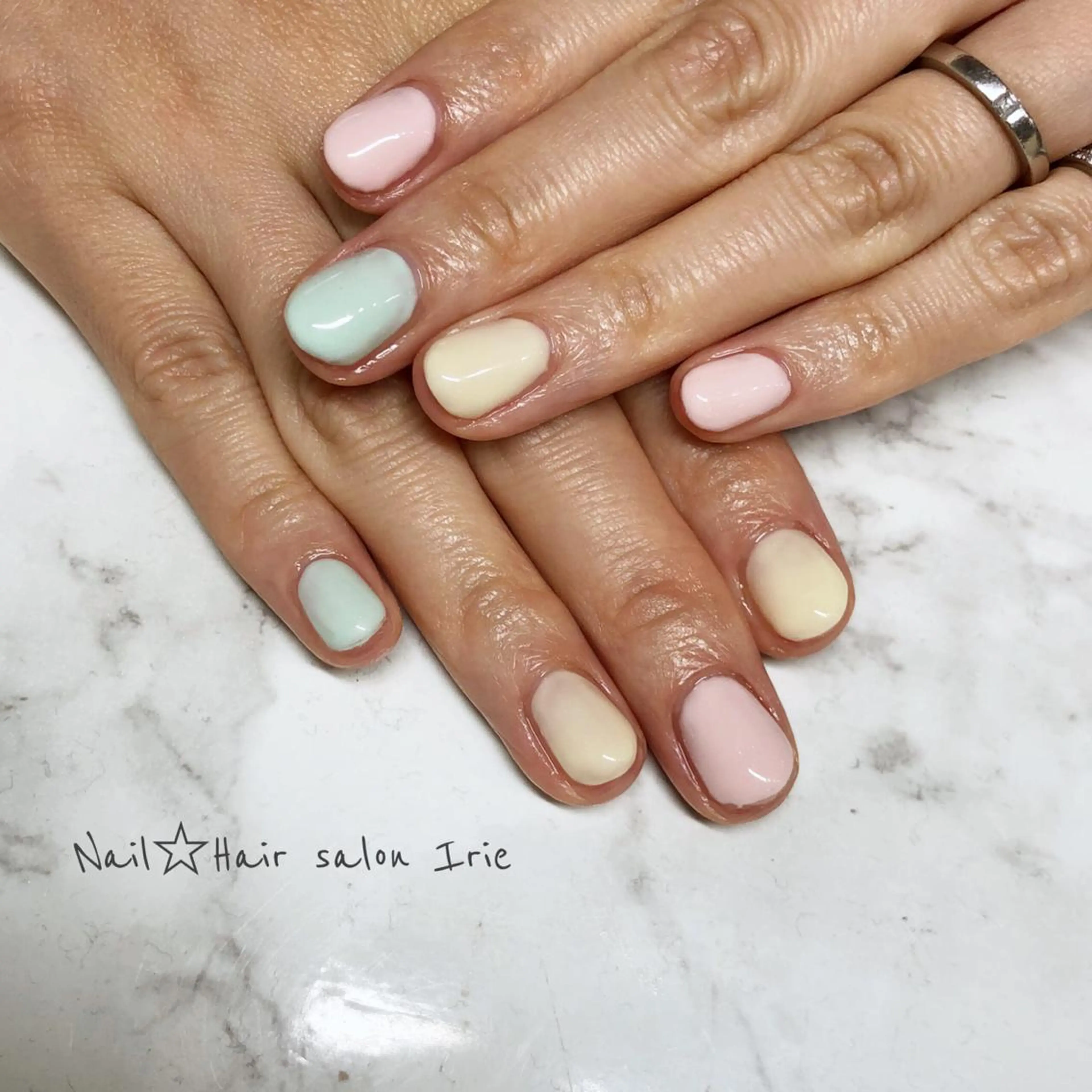 ネイル ハンドネイル ハンドケア Hair salon Irie所属・與儀 知佳のネイルデザイン