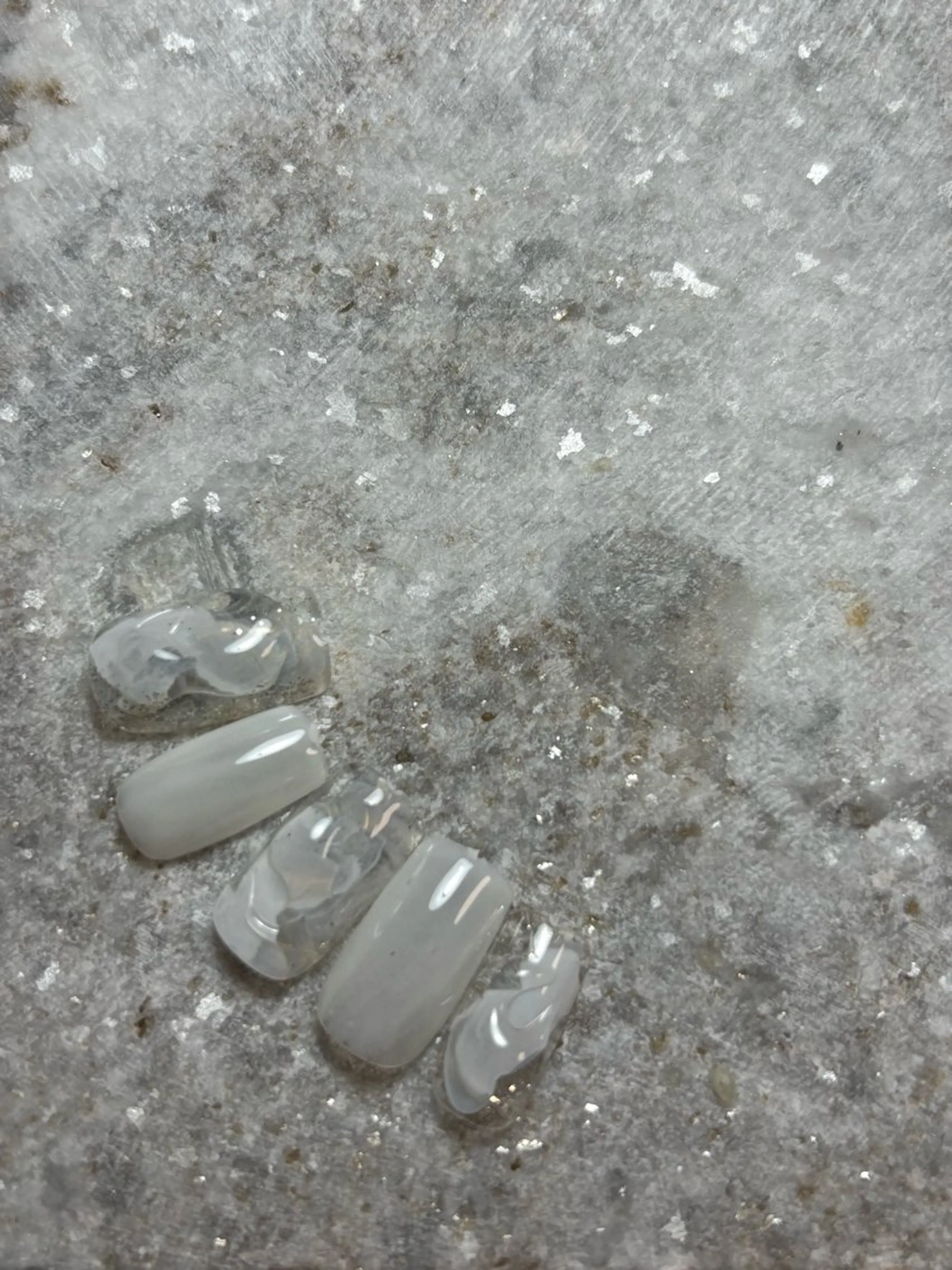 ネイル ニュアンスネイル 三本 綾奈のネイルデザイン