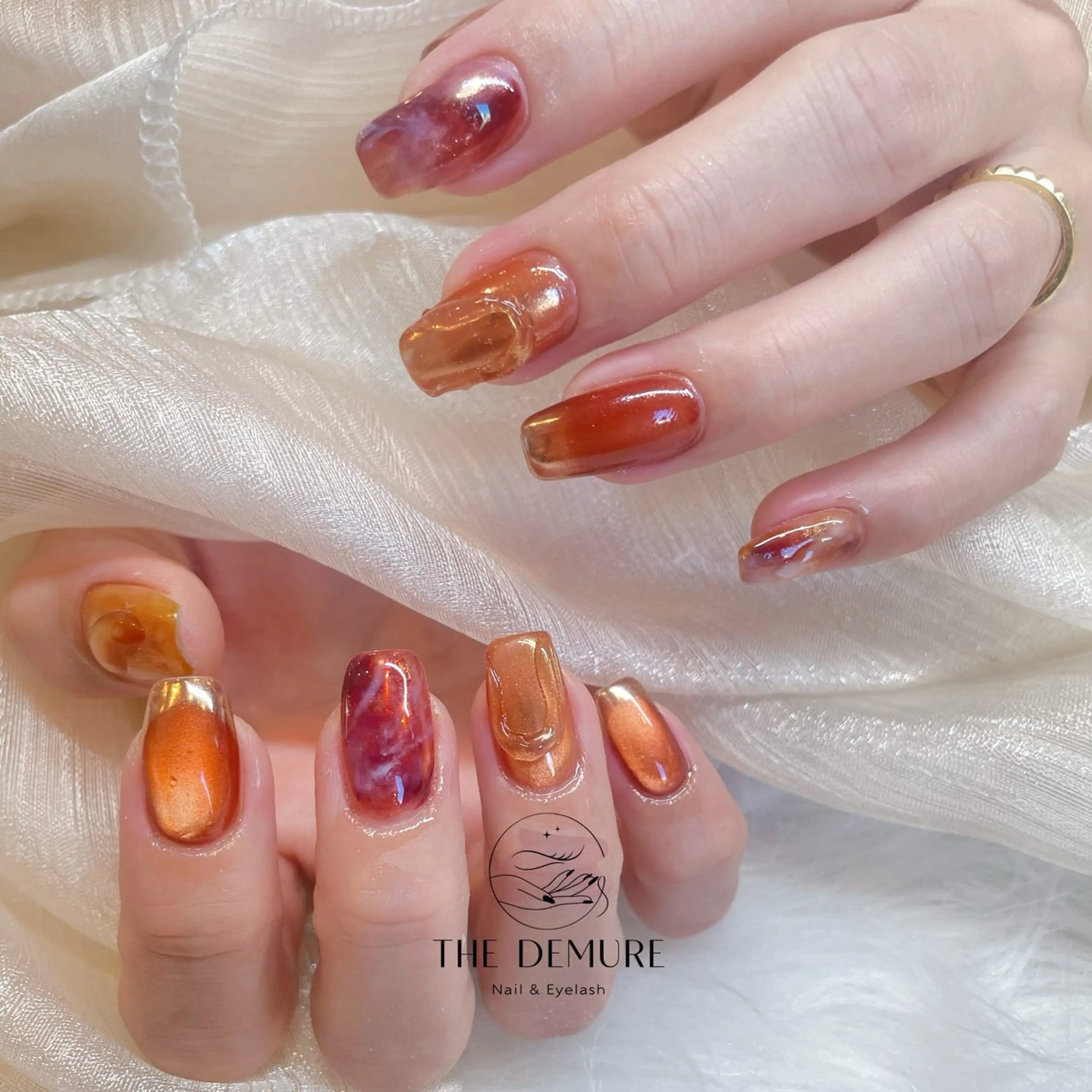 ネイル アートネイル キラキラネイル 韓国ネイル 水色 ロングネイル ハンドネイル ハンドケア NailDemure 【銀座店】のネイルデザイン