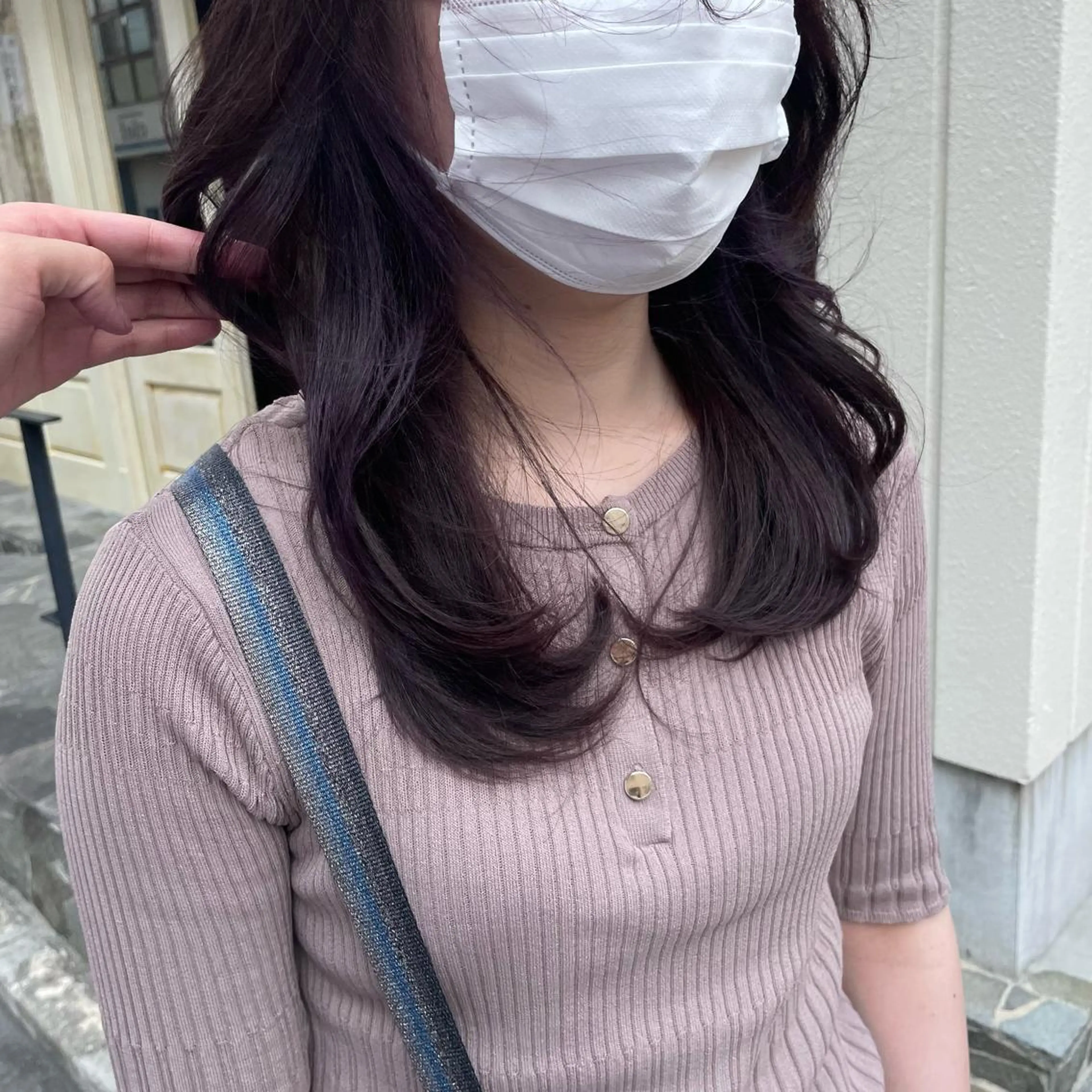 セミロング カラー 韓国風ヘア 上原 麻彩のマツエク・マツパデザイン