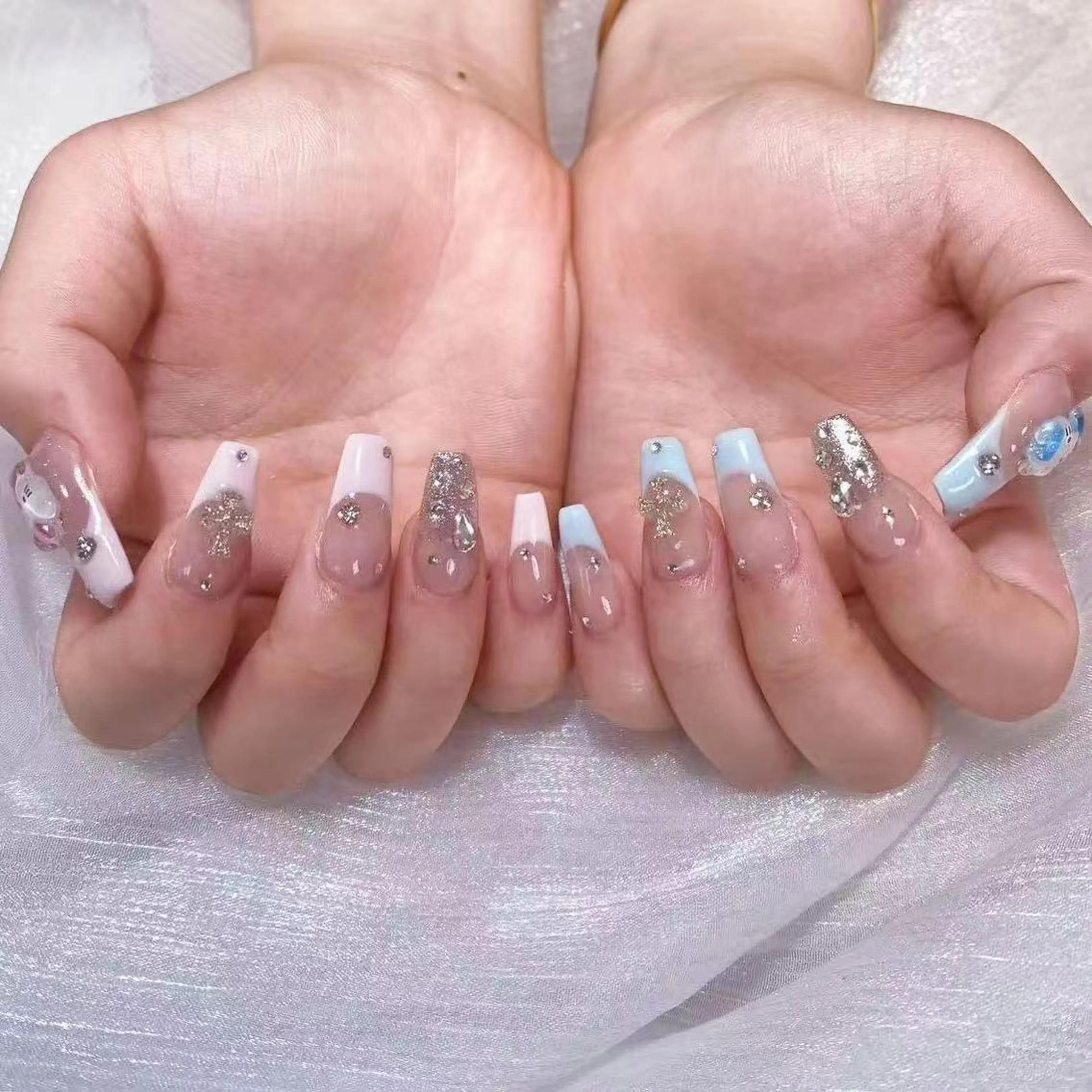 ネイル アートネイル オーロラネイル ガーリー キラキラネイル マグネットネイル ハンドネイル Diamond 🚢のネイルデザイン