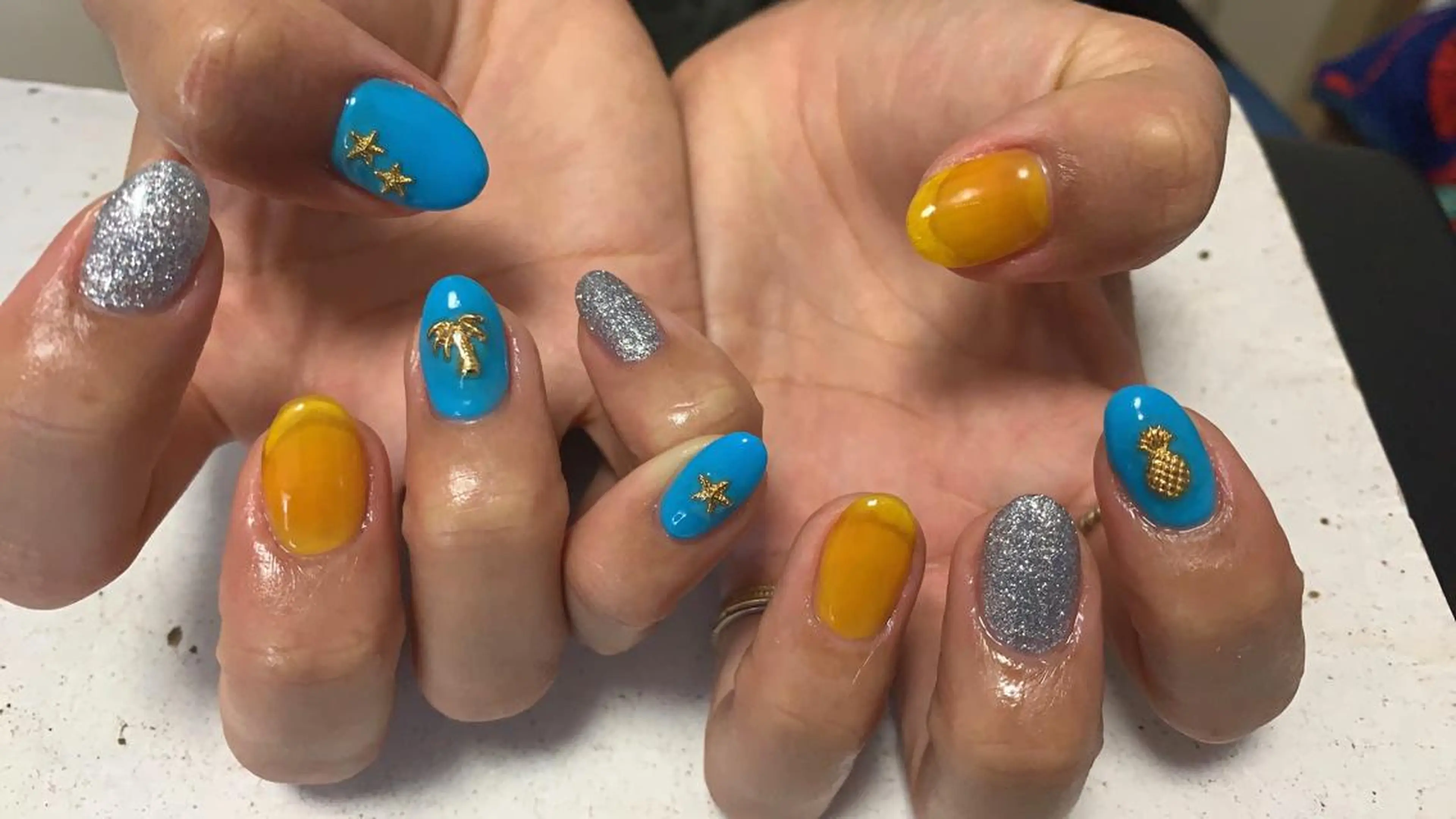 ネイル ストーンネイル nico.nico.mark NAIL所属・小林 梓のエステ・リラクイメージ