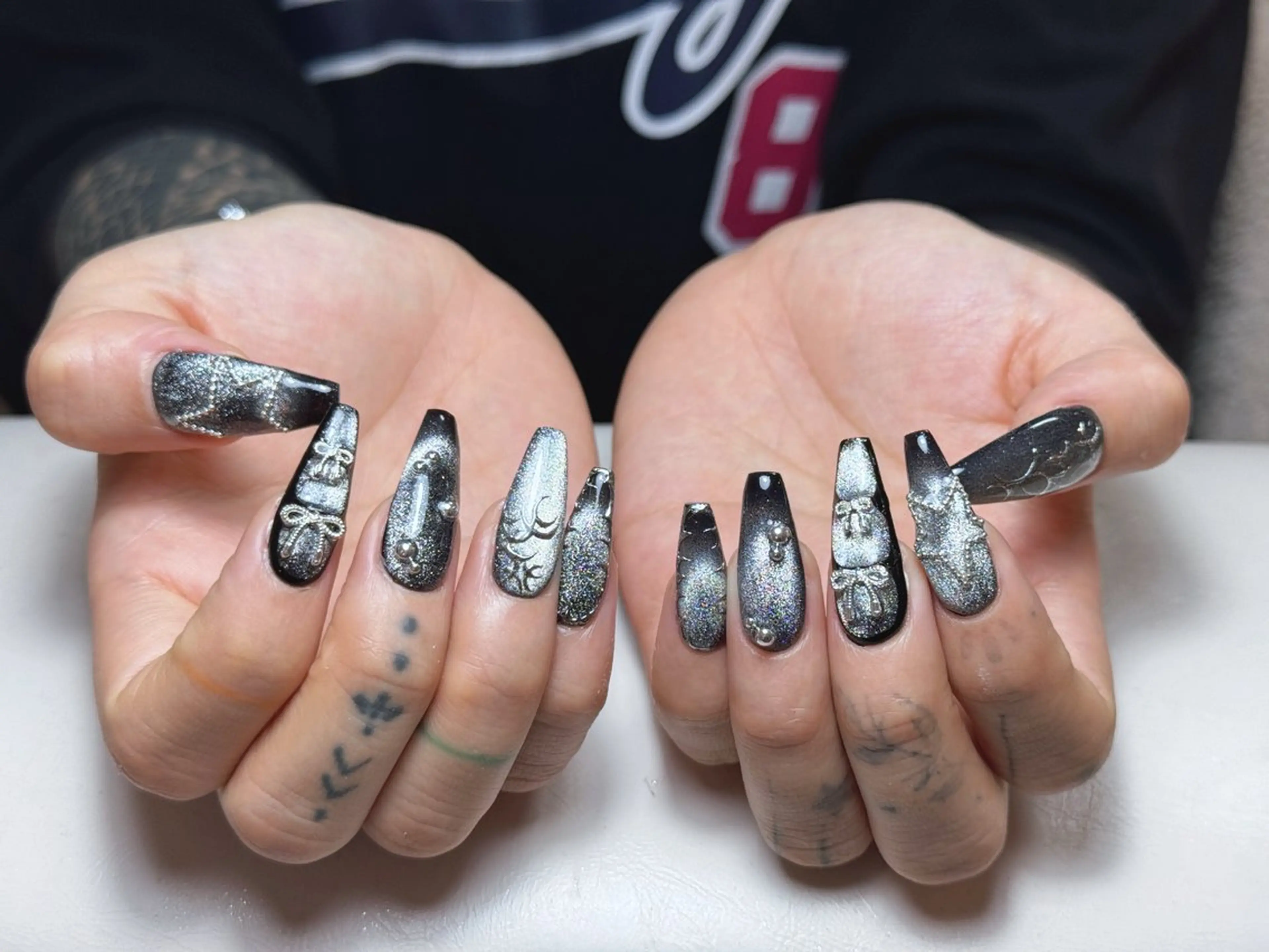 ネイル アートネイル 成人式 ジェルネイル ニュアンスネイル 夏ネイル ハンドネイル Jenn Nail_ ヘビのネイルデザイン