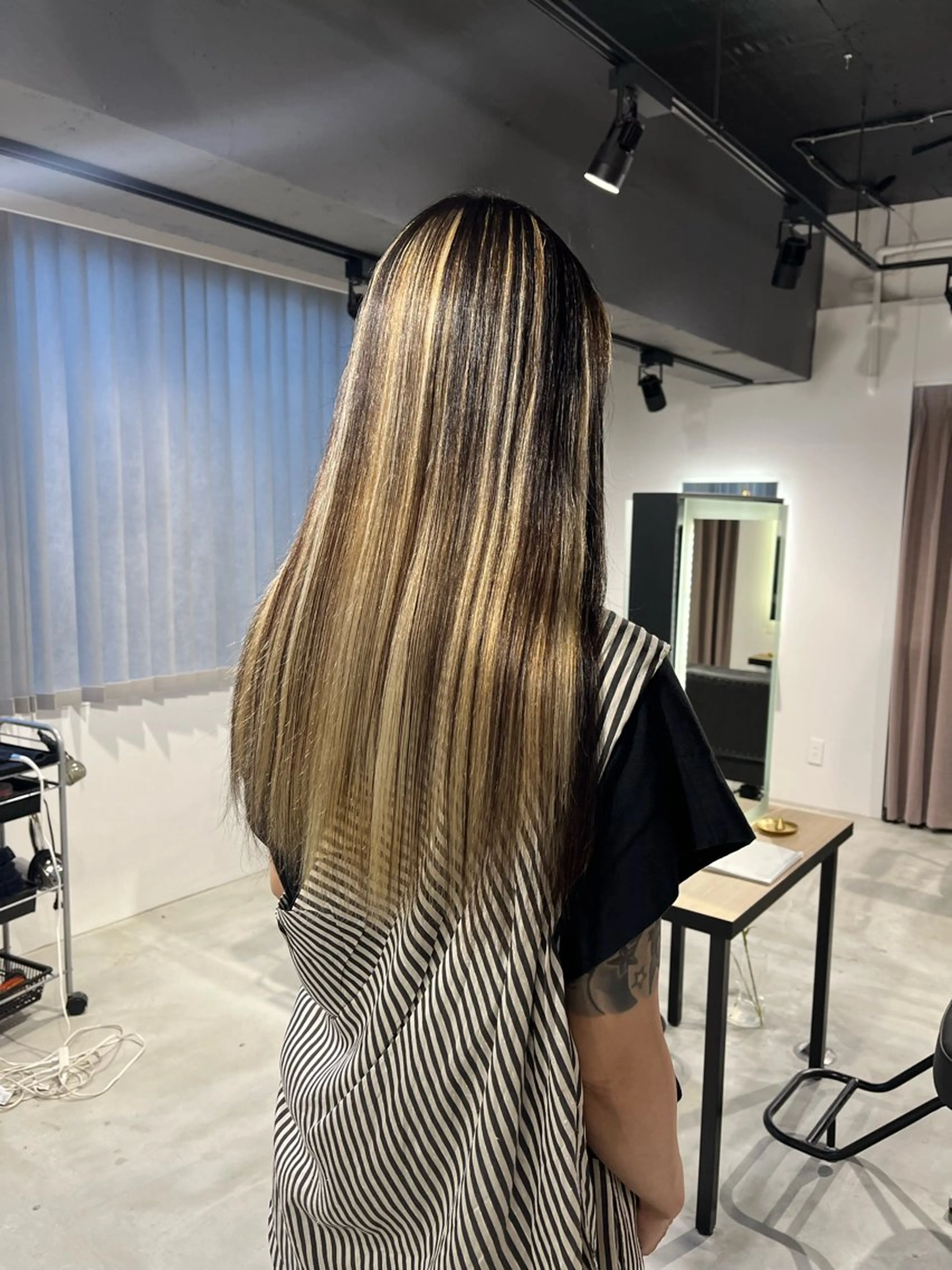 ロング ALLYS 渋谷店所属・最高級の艶のある カラーmei🎨のヘアスタイル