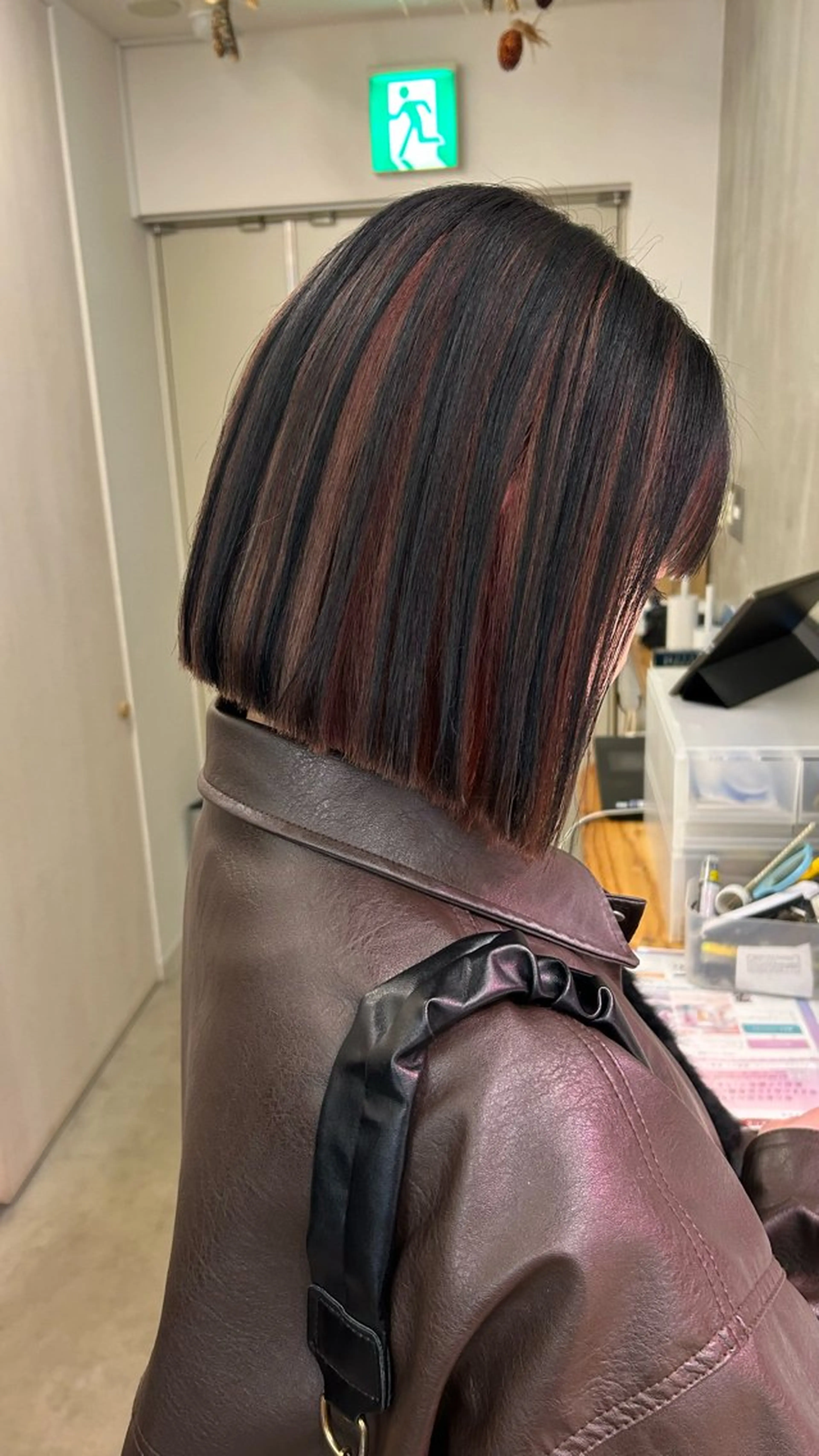 ブリーチ無しのデザインカラー🤍🖤(インナーカラー、イヤリングカラー、グラデーションなど)塗り分け料金込みのお値段ですの写真