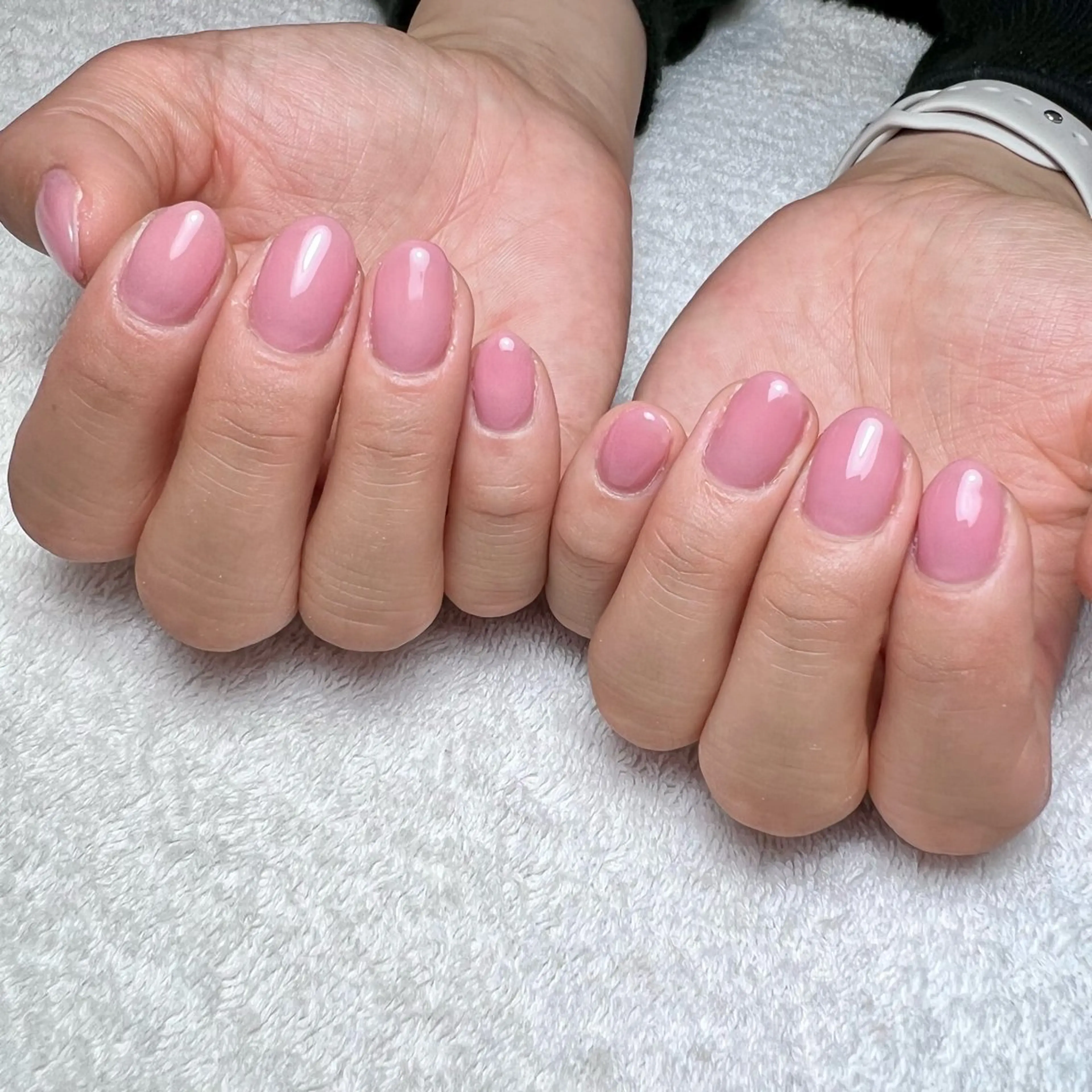 ネイル オフィスネイル ワンカラーネイル シンプルネイル ハンドネイル COCO+所属・COCO +のエステ・リラクイメージ