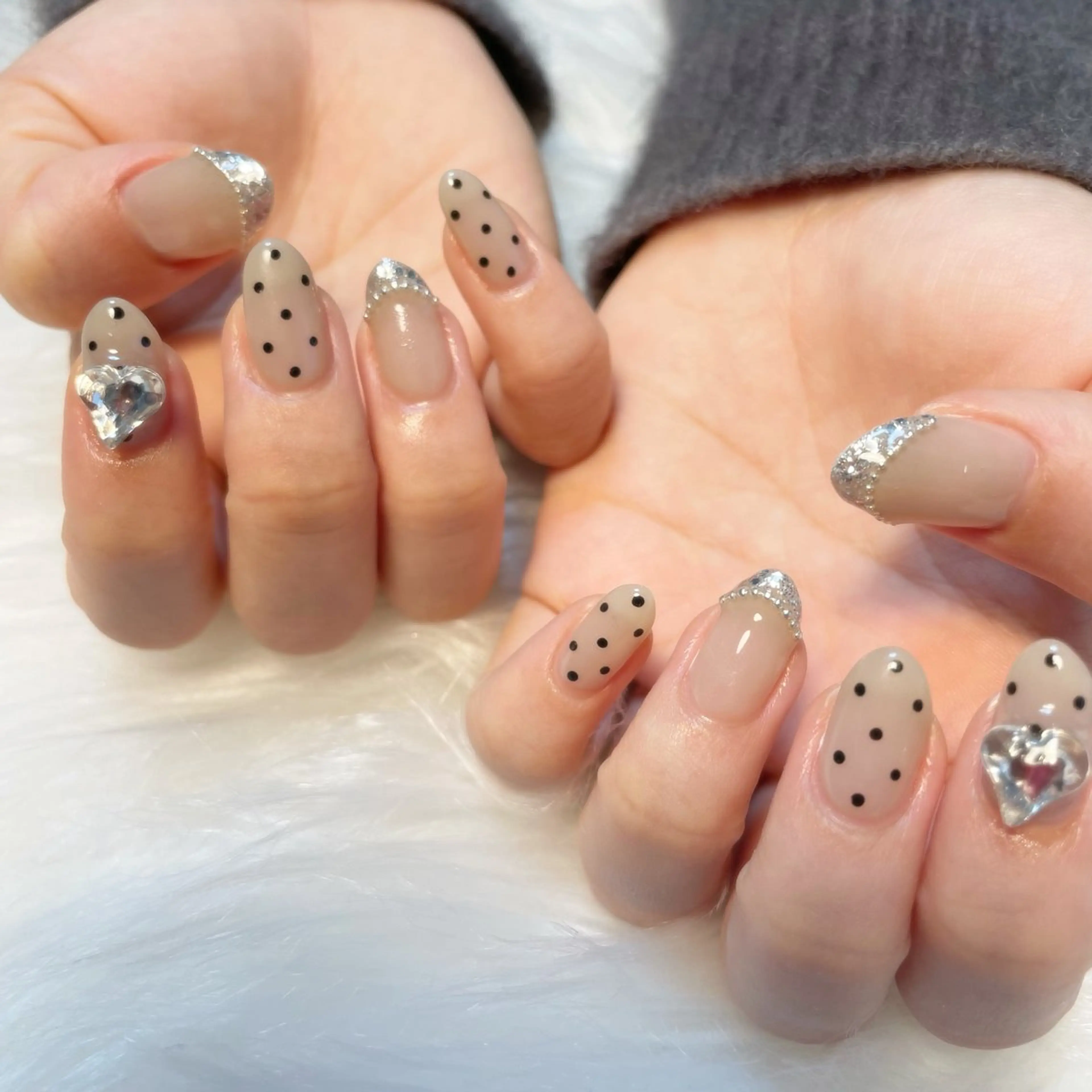 ネイル ハンドネイル ゴテゴテ💙ワンホン リオナのネイルデザイン