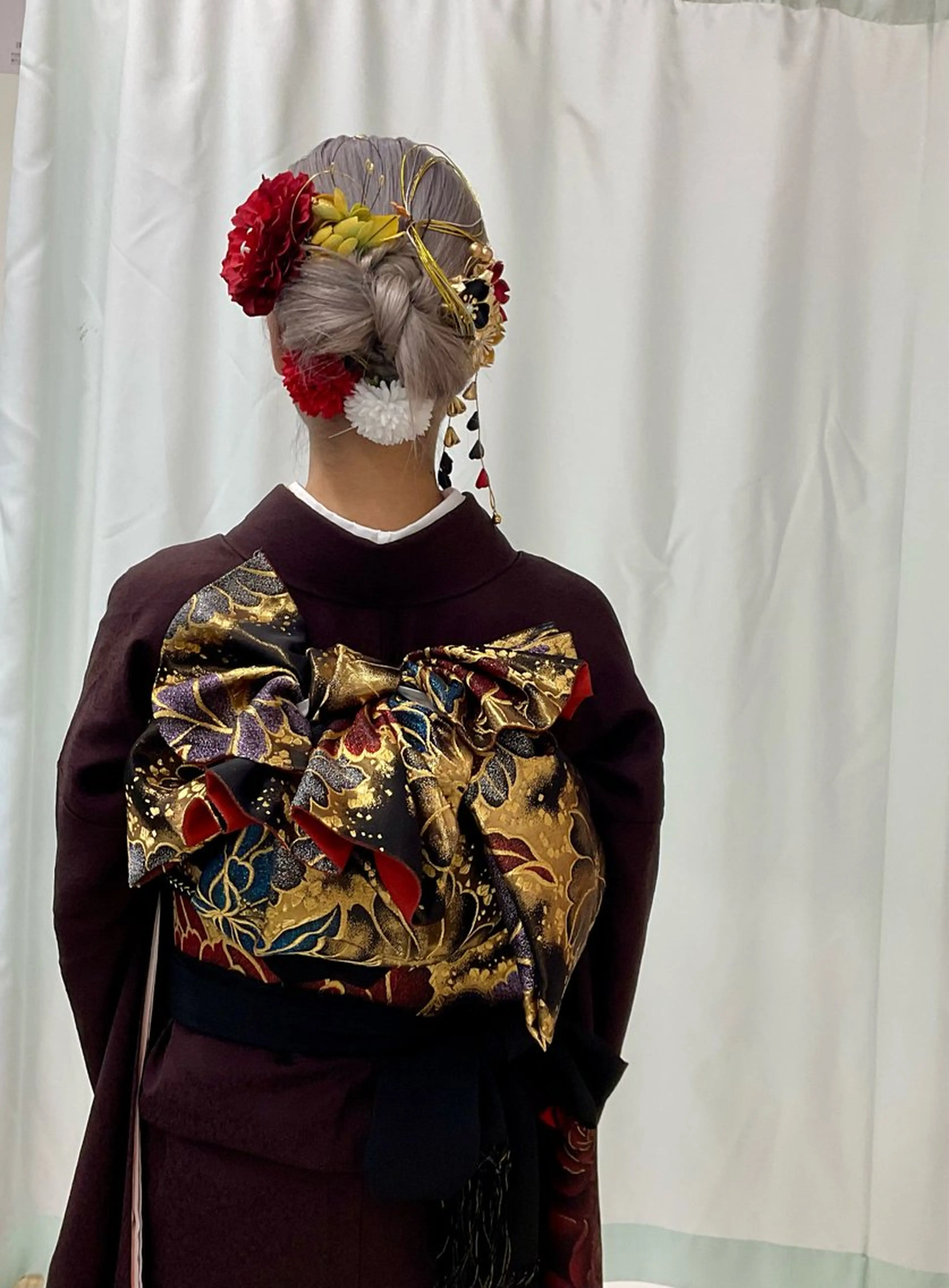 ロング ヘアアレンジ 成人式 au美容室所属・au栄矢場町 水素髪質改善Tのヘアスタイル