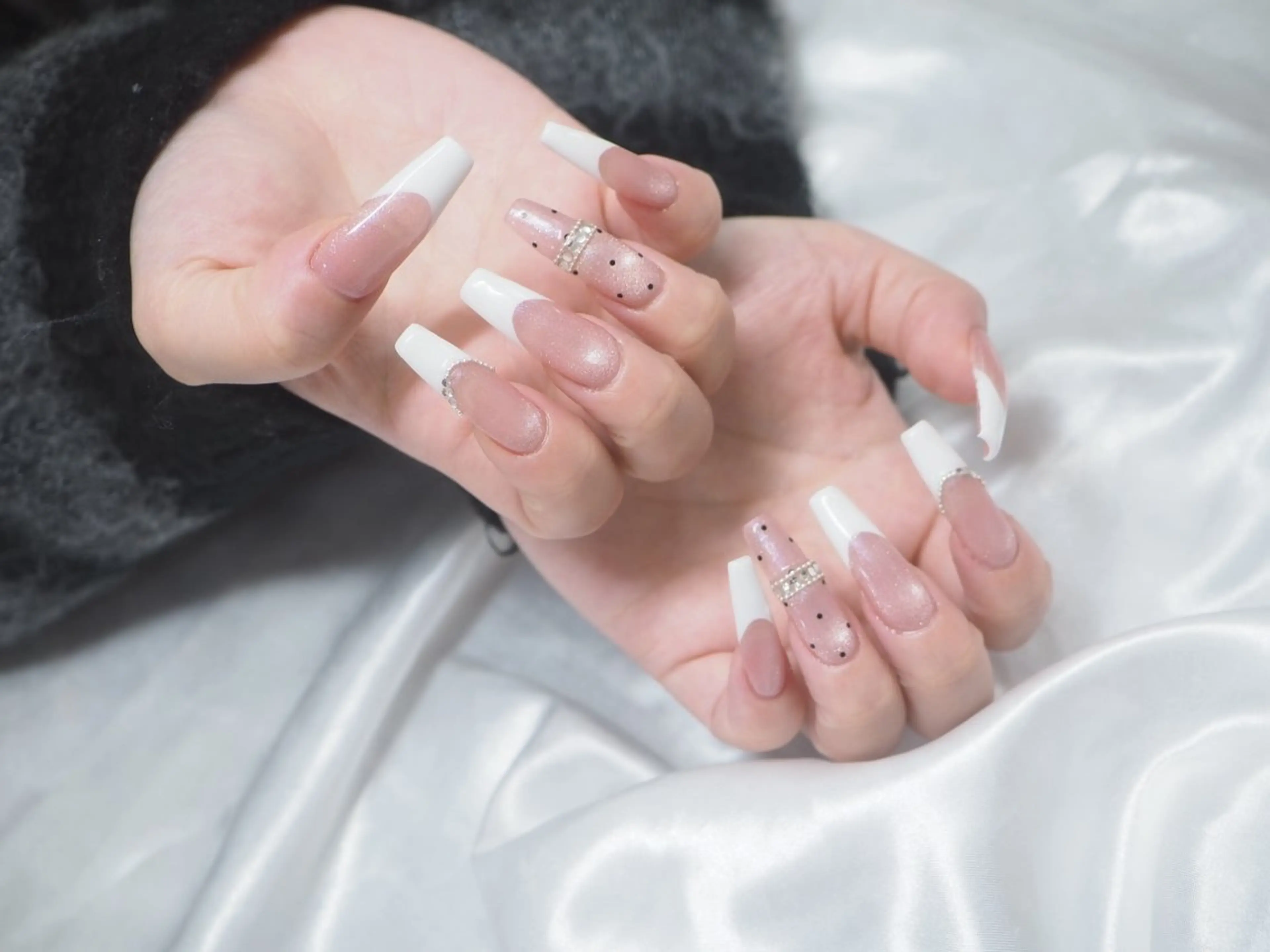 ロング ハンドネイル 中道 彩花のネイルデザイン