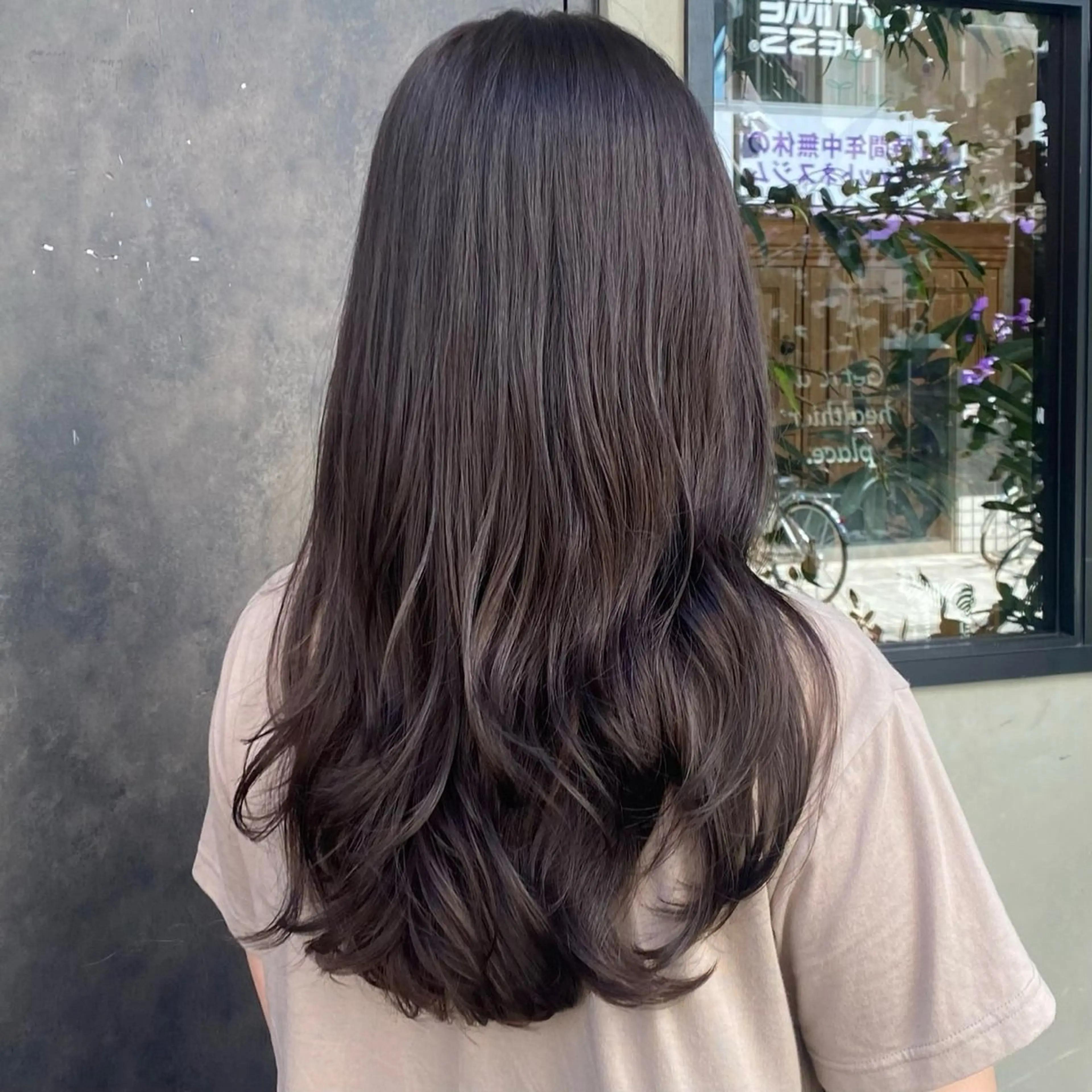 ロング カラー ヘアカラー 出川 結菜のヘアスタイル