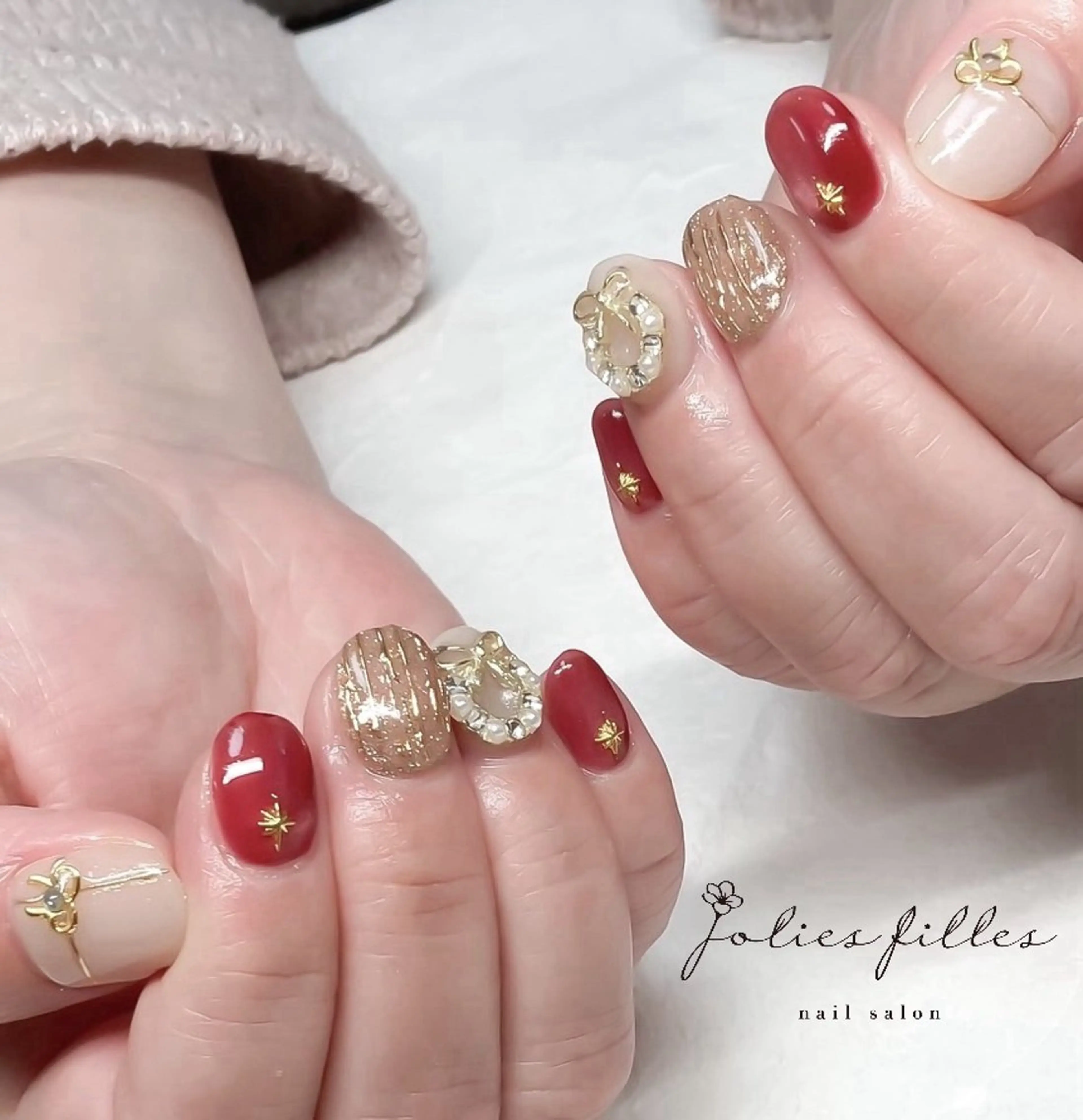 ネイル キラキラネイル マグネットネイル ミラーネイル 赤色 冬ネイル ハンドネイル ジョリフィーユ 中出のネイルデザイン