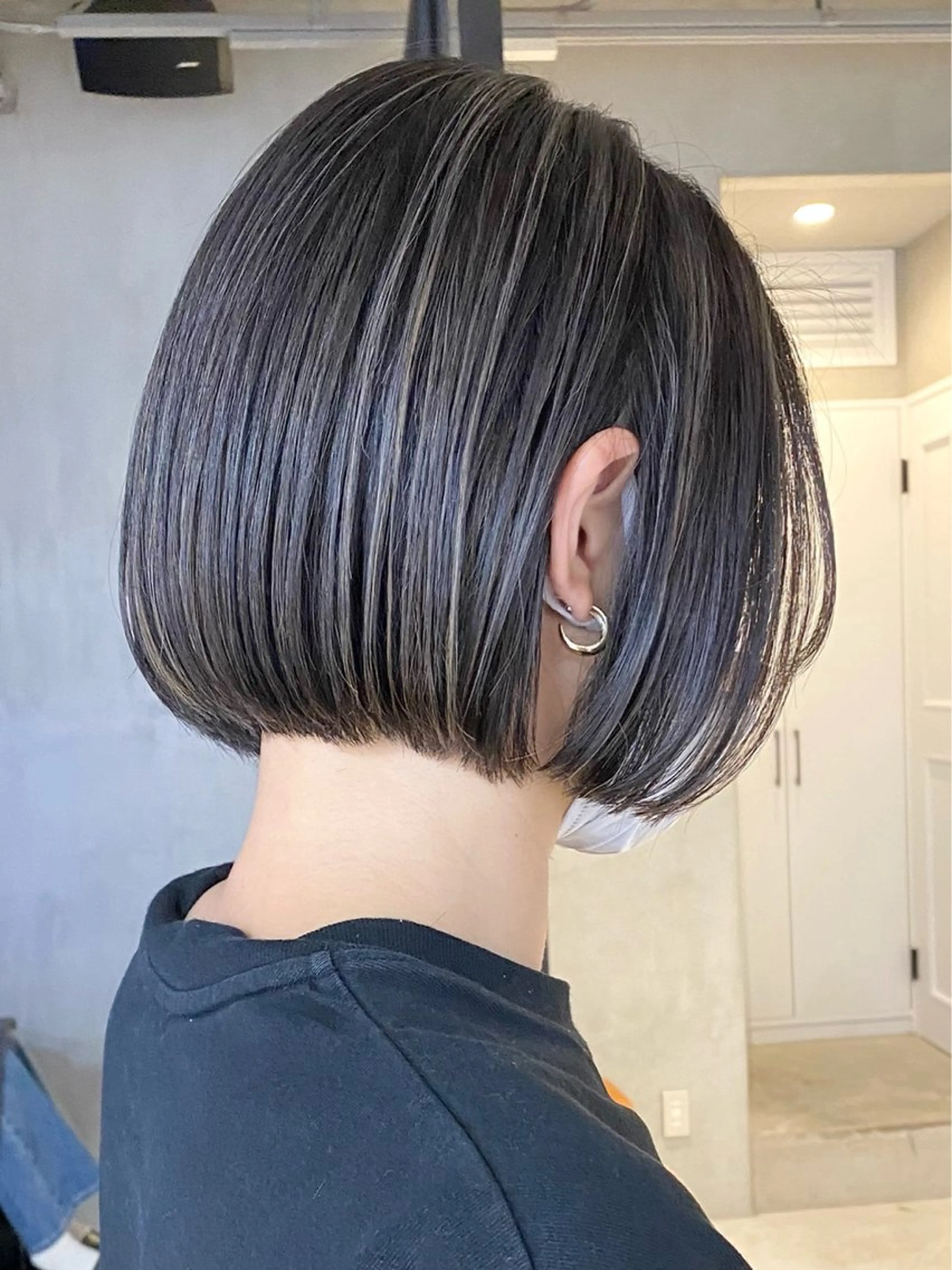 ショート 切りっぱなしボブ ボブ ハイライト 仲井間　賢雄 fifthのヘアスタイル