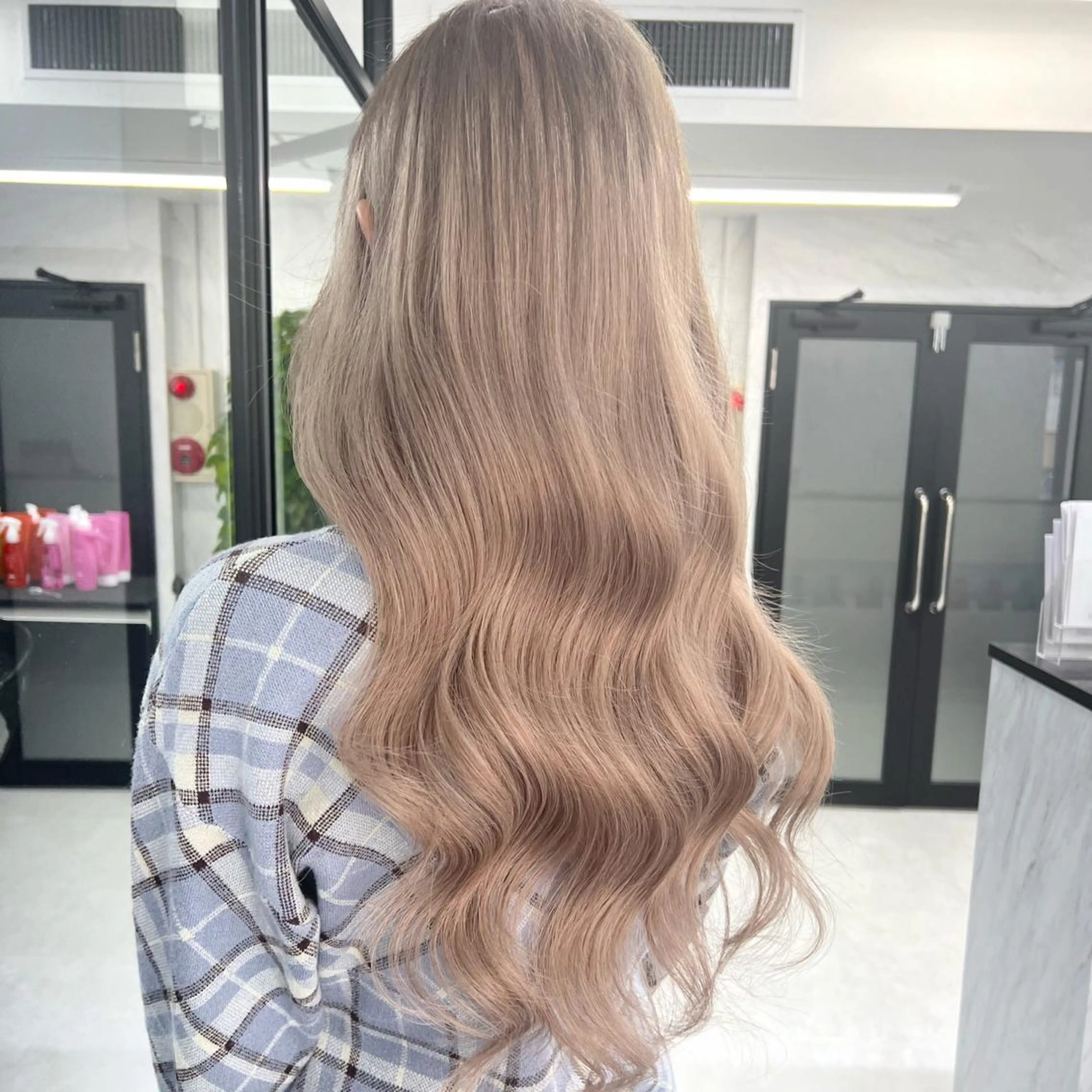 ロング カラー シールエクステ ハイトーンカラー エクステ ヘアカラー エクステ シールエクステ特化 ハイトーン、NANAのヘアスタイル