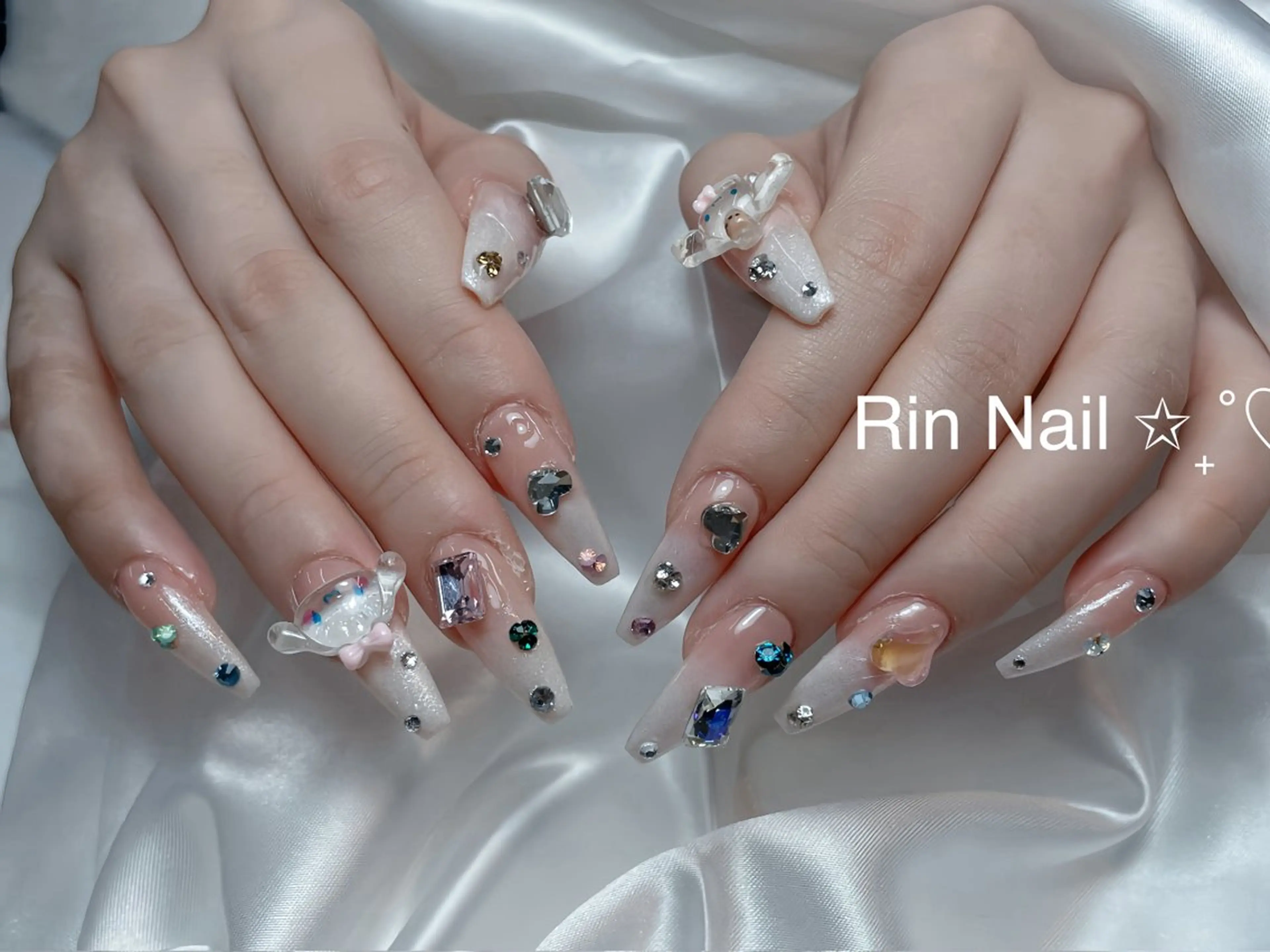 ネイル アートネイル チークネイル ジェルネイル ロングネイル マグネットネイル ハンドネイル Rin Nail 新大久保店のネイルデザイン