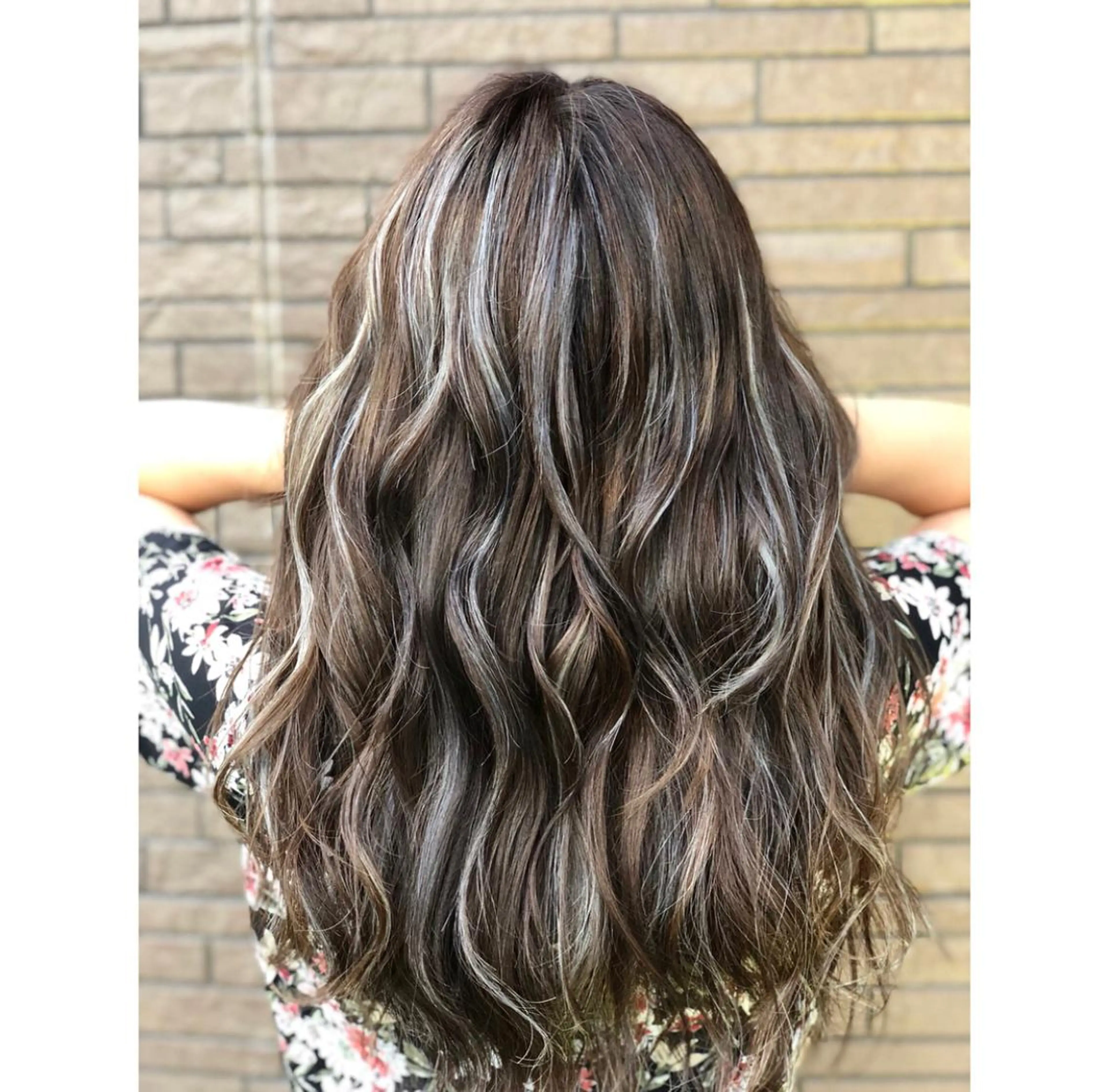 ミディアム カラー バレイヤージュ デザインカラー グラデーションカラー グレージュ ハイライトカラー アンドウ ユウ/ レイヤーカット/韓国のヘアスタイル