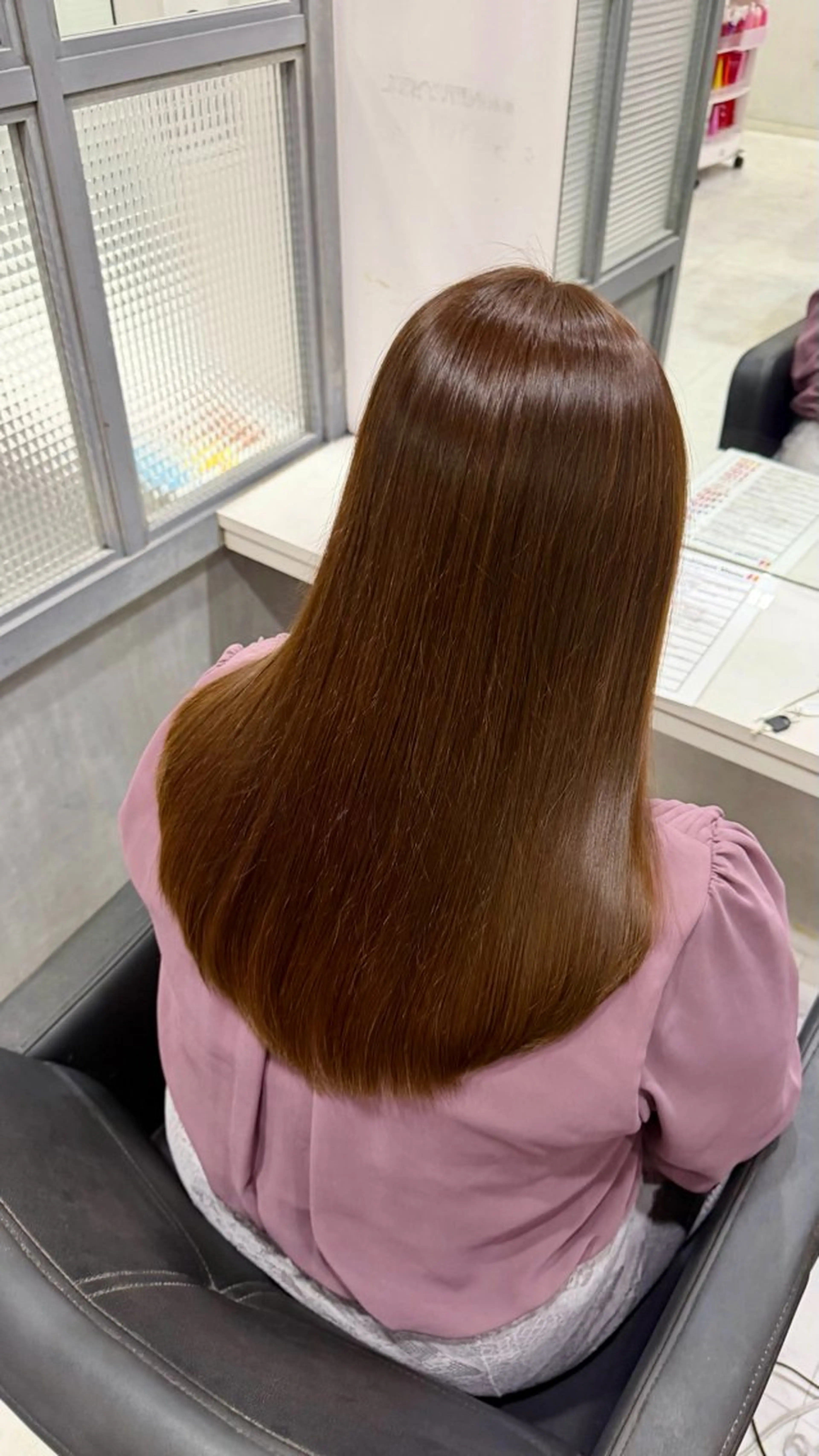 ミディアム カラー ヘアカラー トリートメント 🦋REISA🦋 エクステ×ハイトーンのヘアスタイル