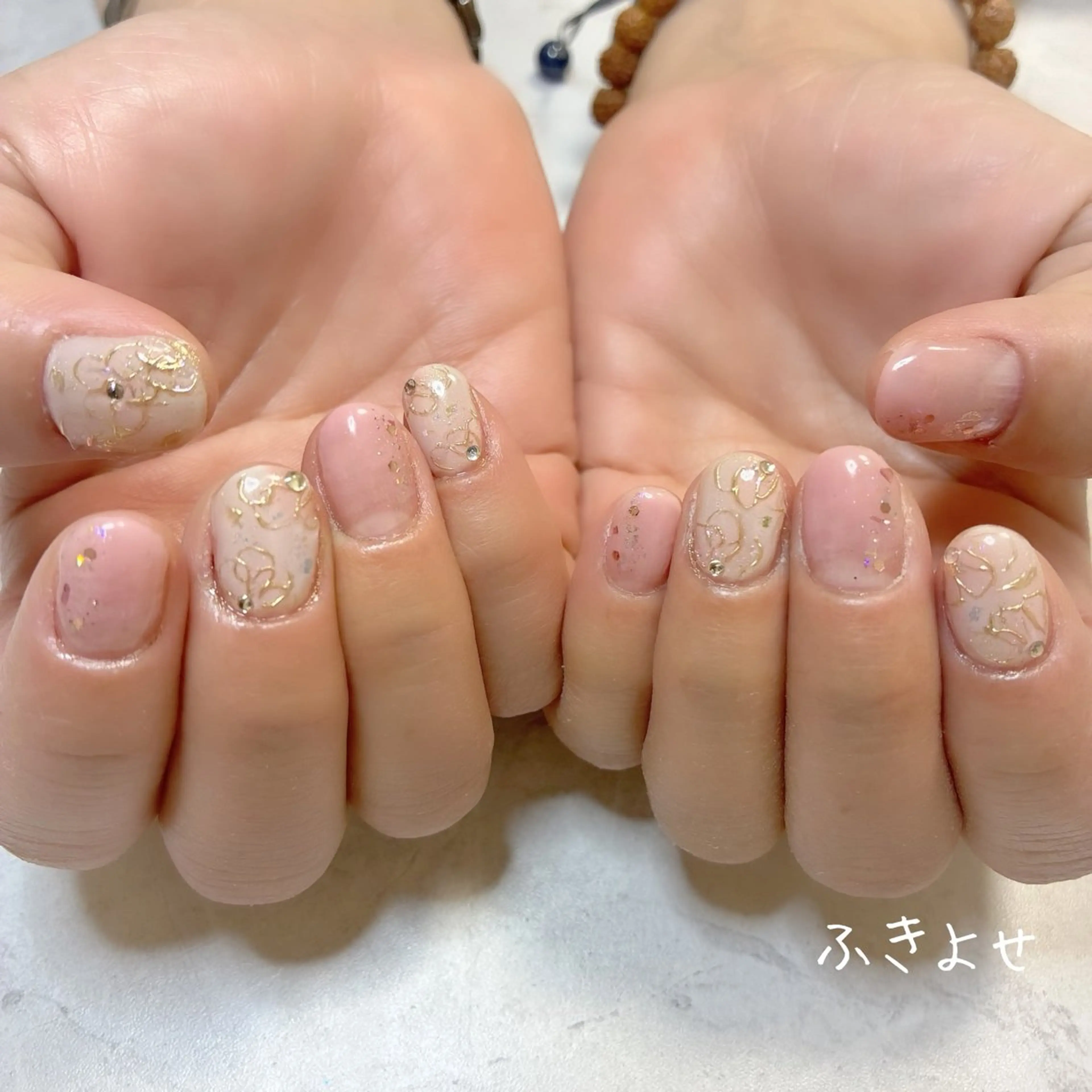 ネイル アートネイル ゴールド ラメ(グリッター) ニュアンスネイル ピンク ハンドネイル ネイルサロン ふきよせのネイルデザイン