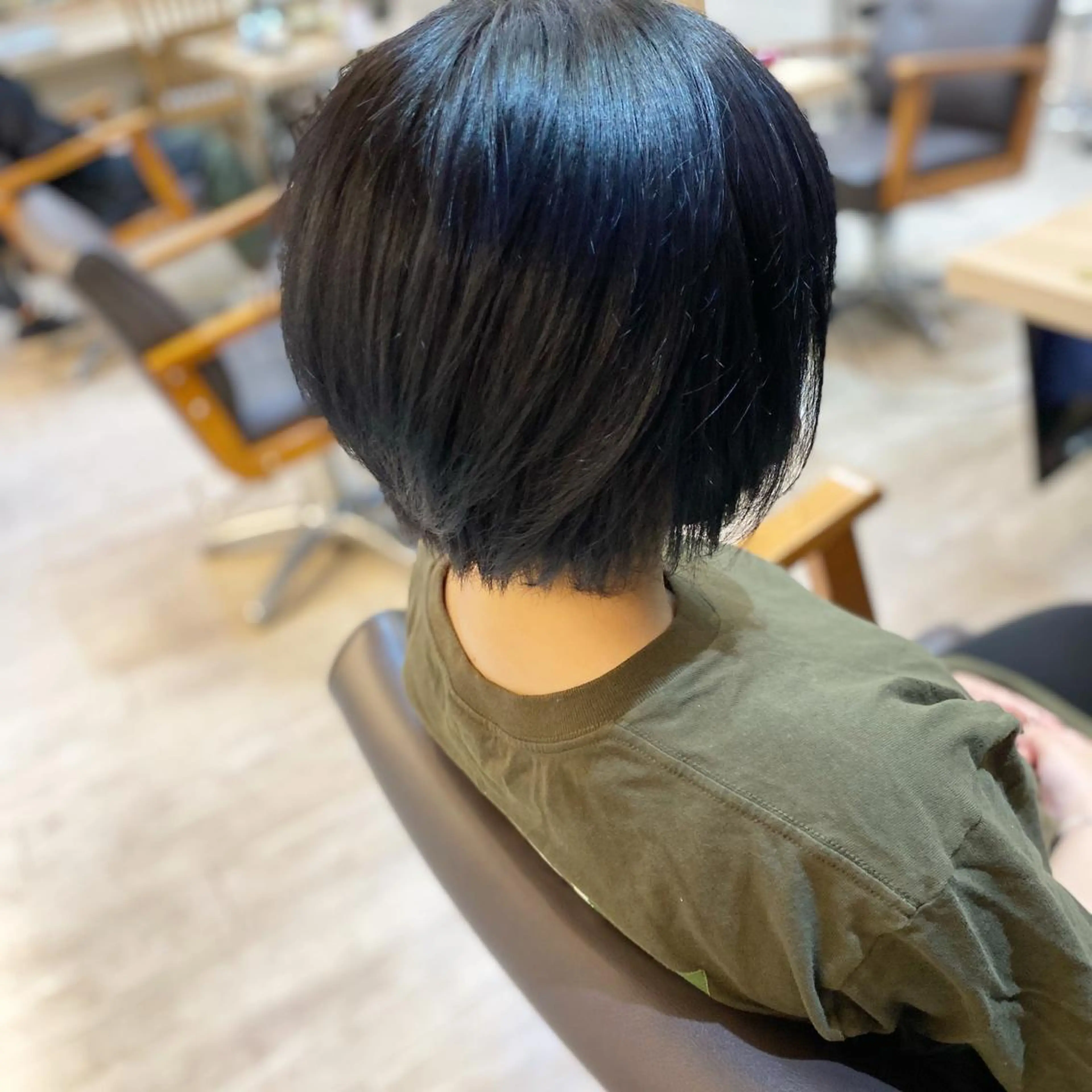 ショート カラー 黒髪 ブルーカラー ブルーブラック ヨシダ フミノリのヘアスタイル