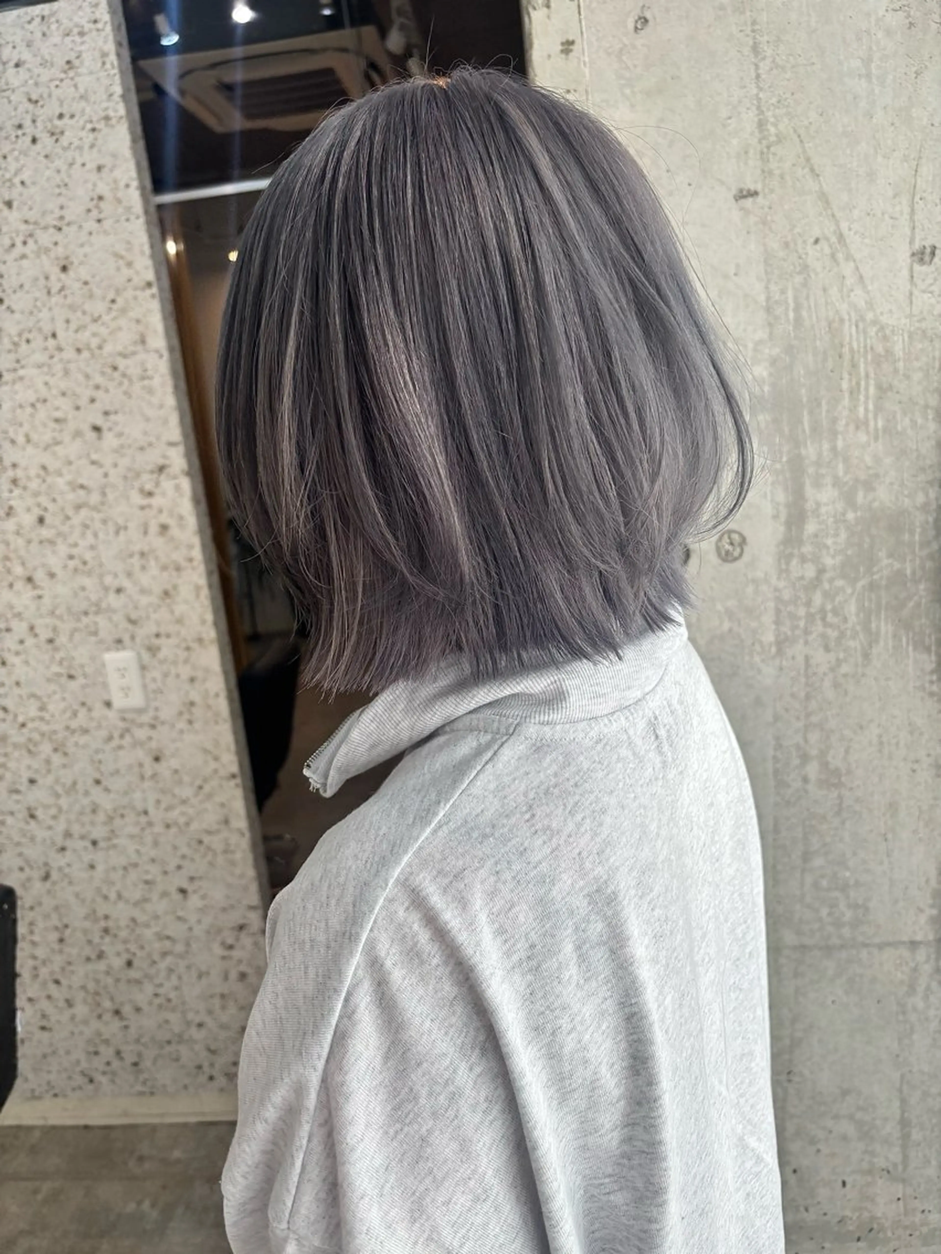 ミディアム カラー シルバー ボブ ウルフカット ヘアカラー lani hair salon所属・SHOTO ハイトー ン/デザインカラーのヘアスタイル
