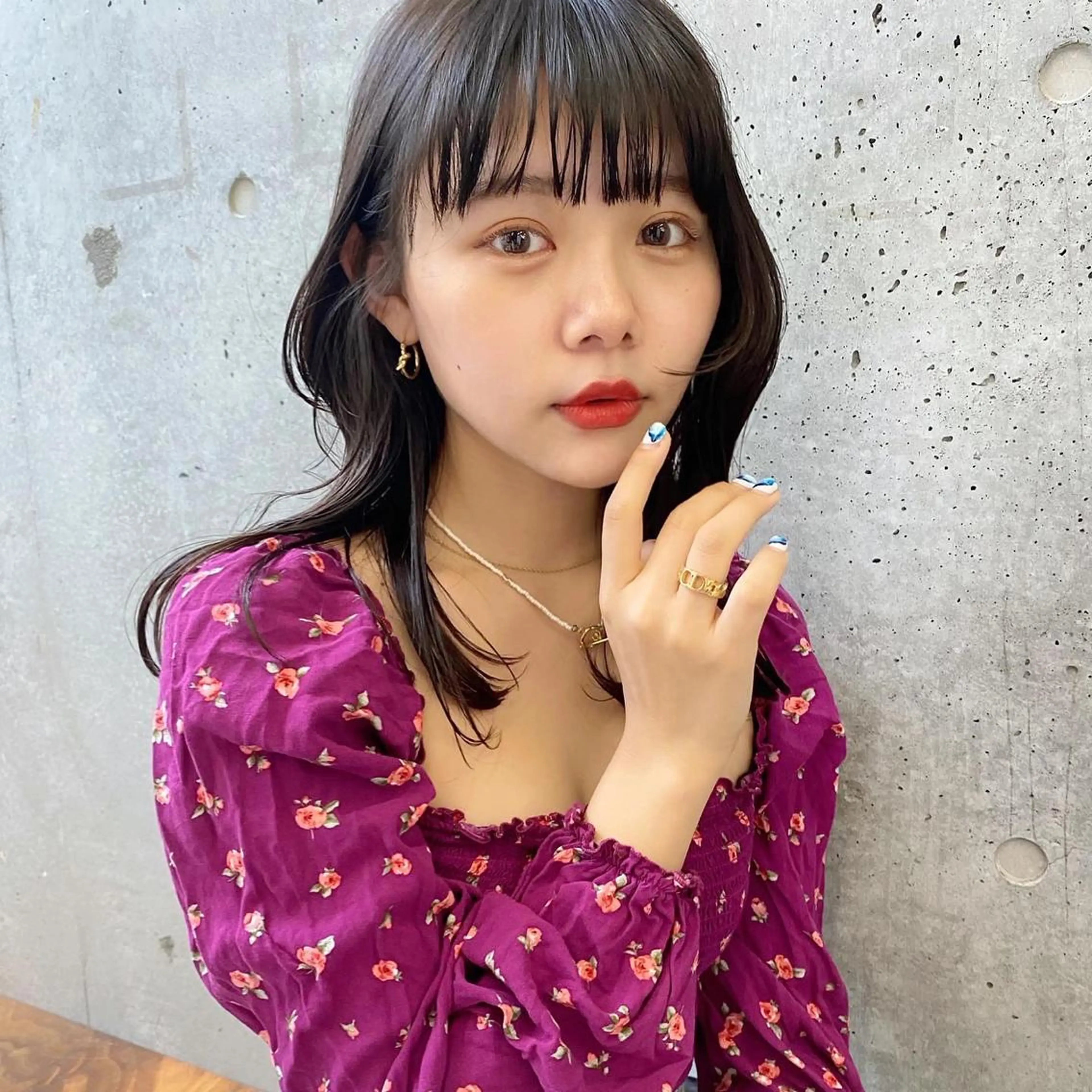 ミディアム レイヤーカット 三浦 望のヘアスタイル