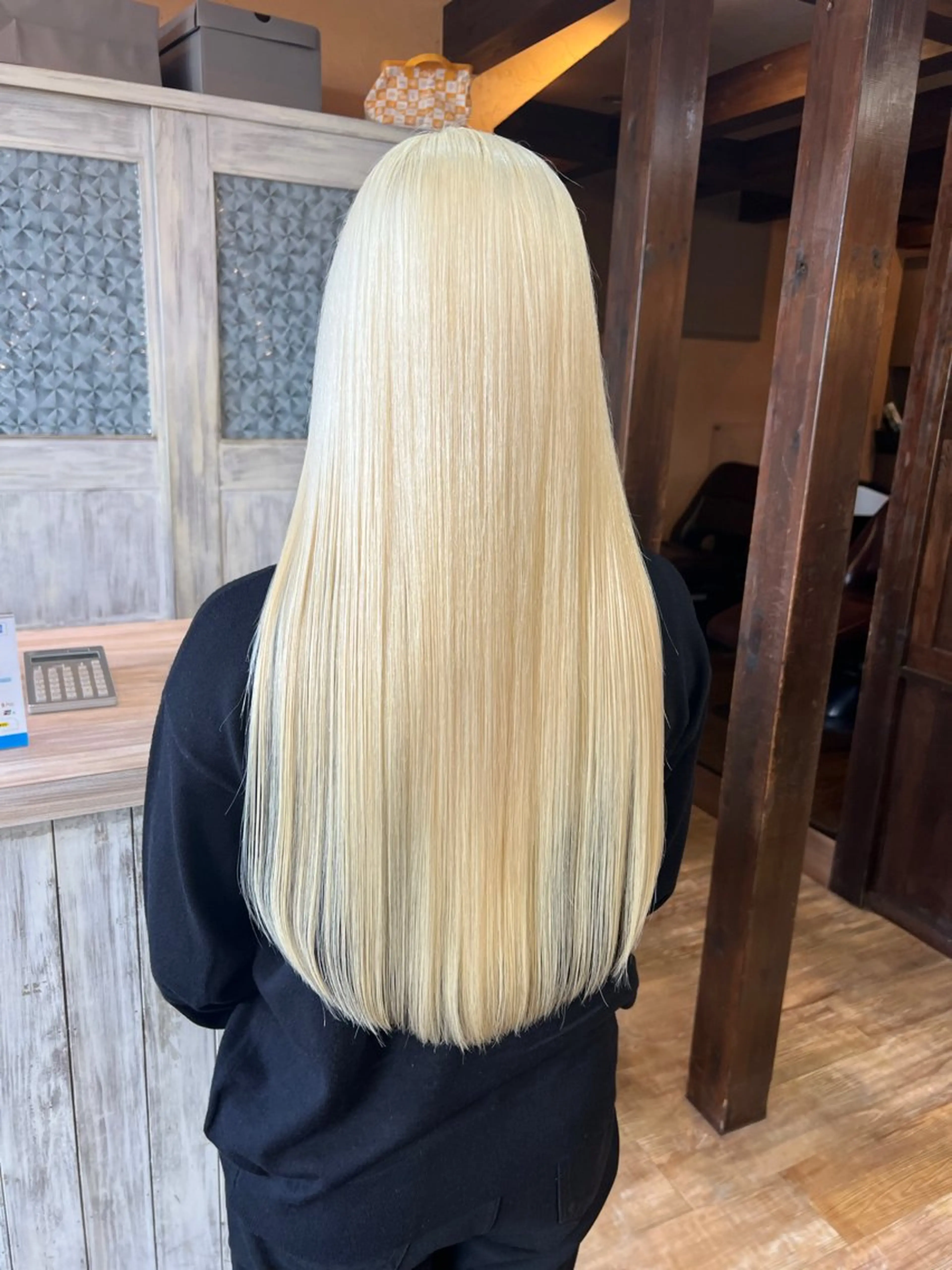 ロング カラー ブリーチ🩵レイヤー Maho🐻‍❄️のヘアスタイル