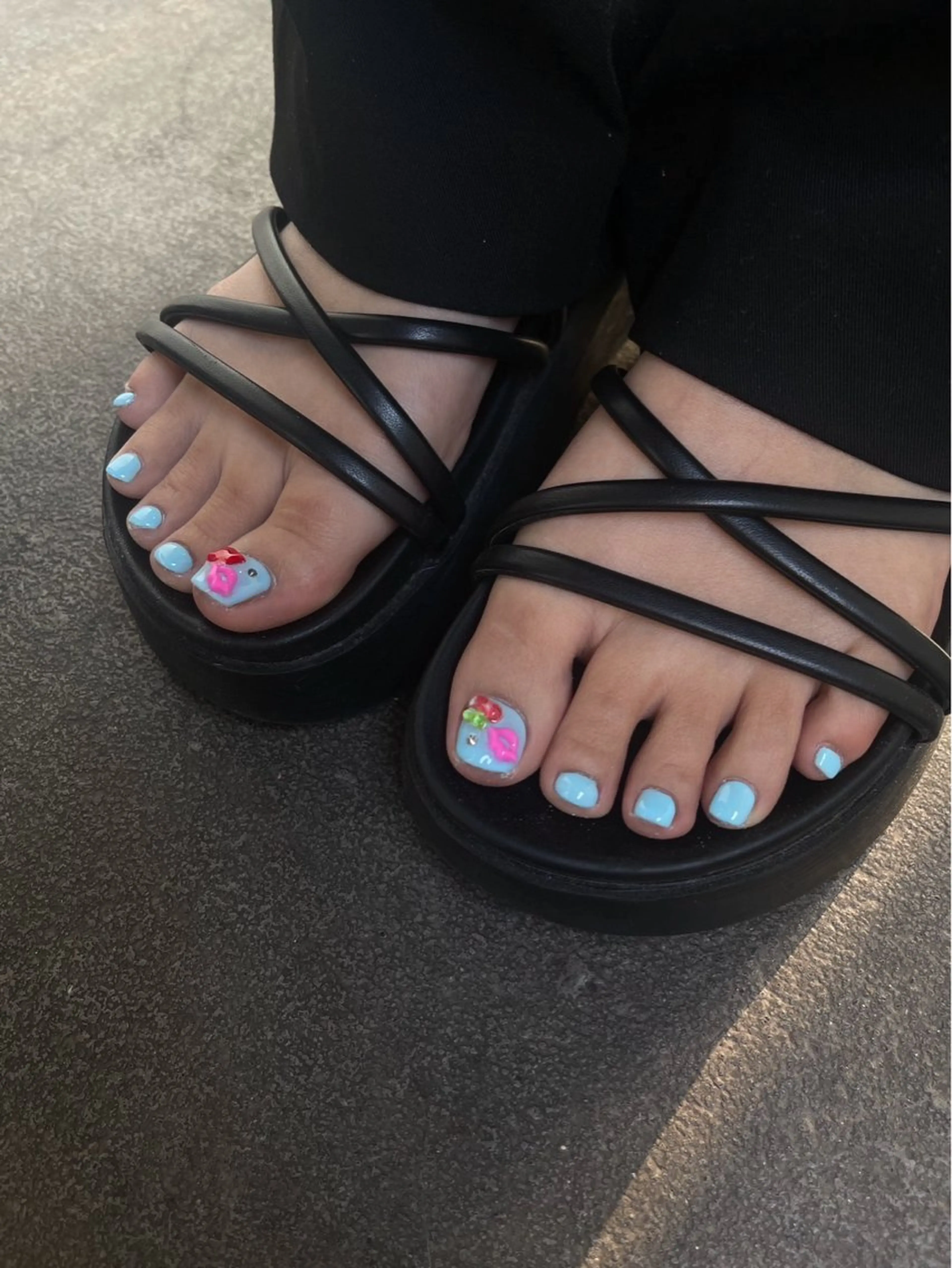 ネイル フットネイル Neo | BINELのネイルデザイン