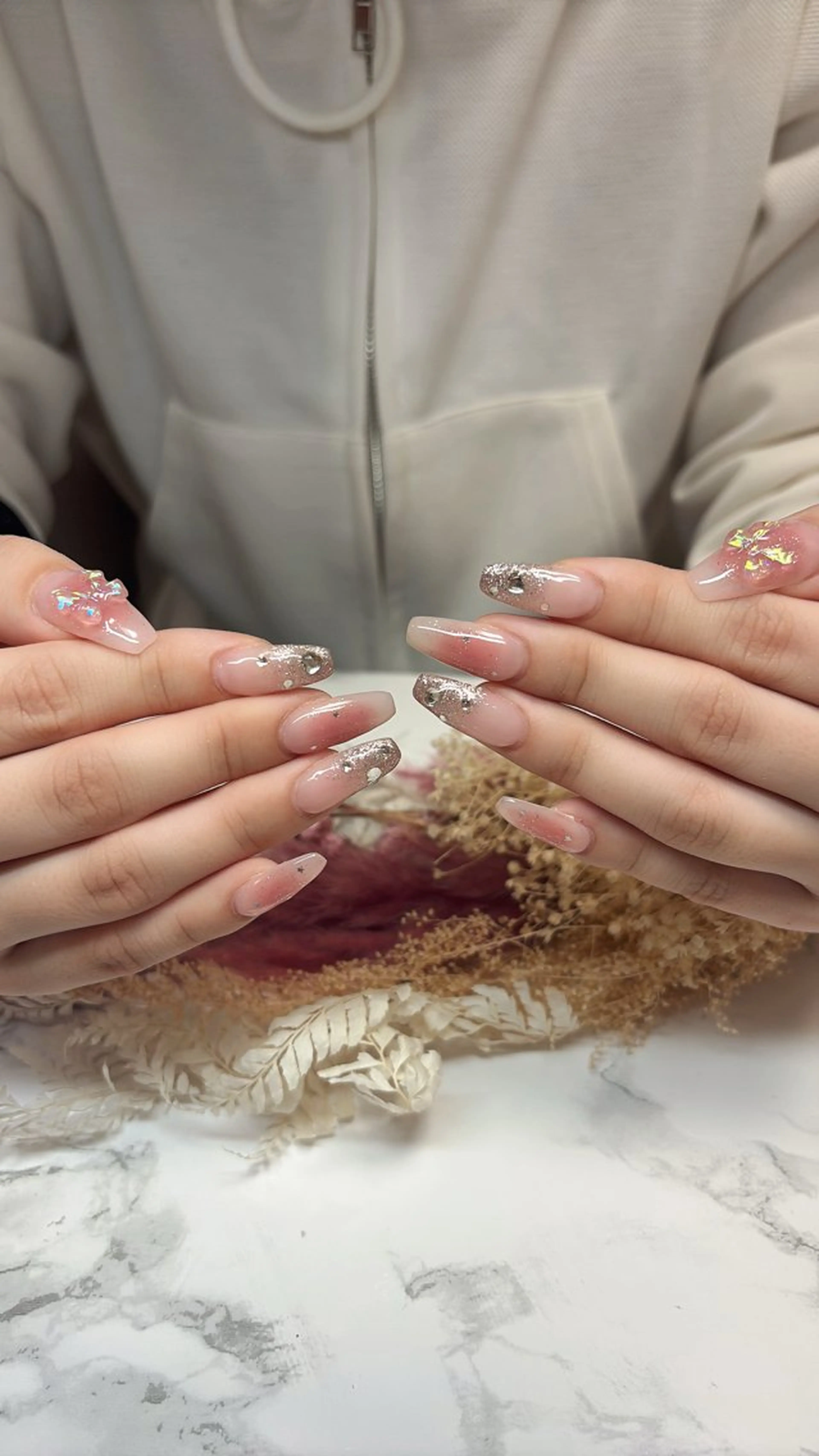 ネイル ハンドネイル はな💎ネイル ワンホン、長さ出しのネイルデザイン