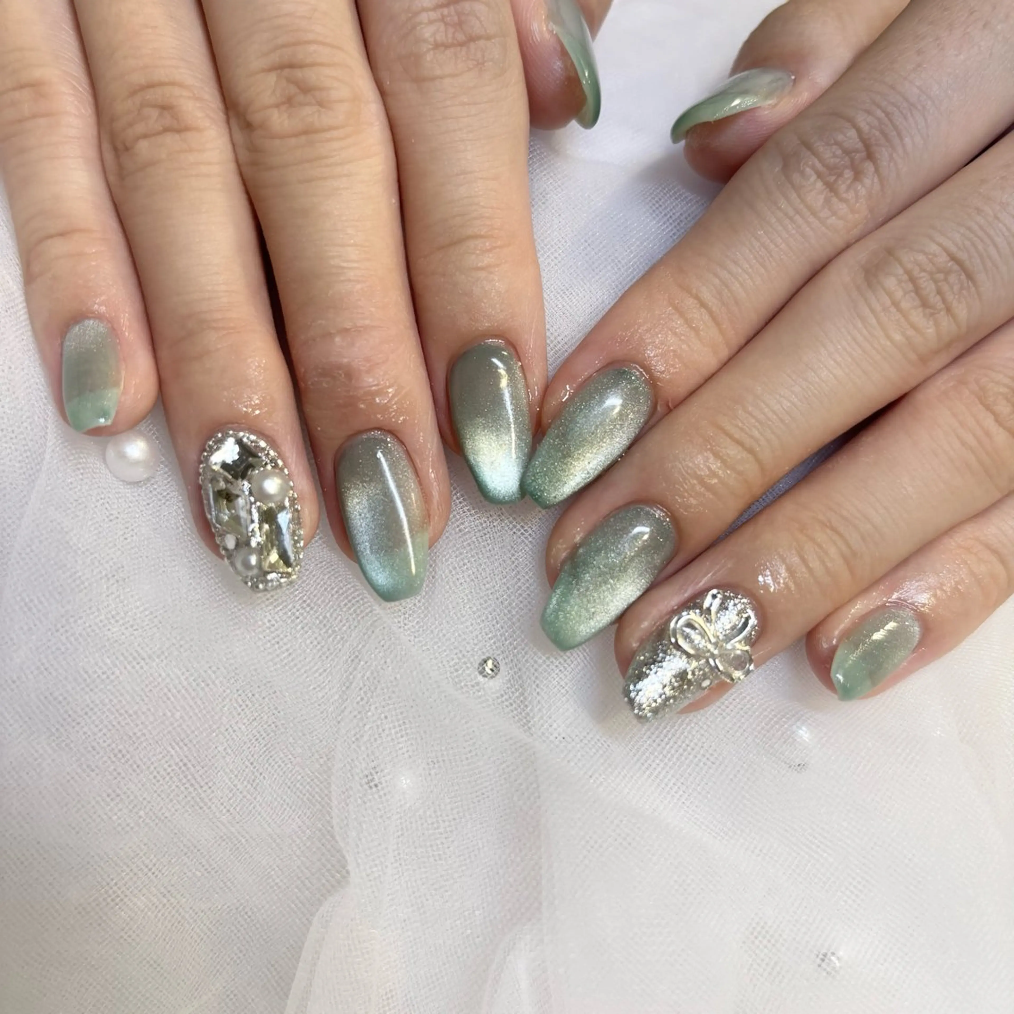 ネイル マグネットネイル AKANE 🧴のネイルデザイン