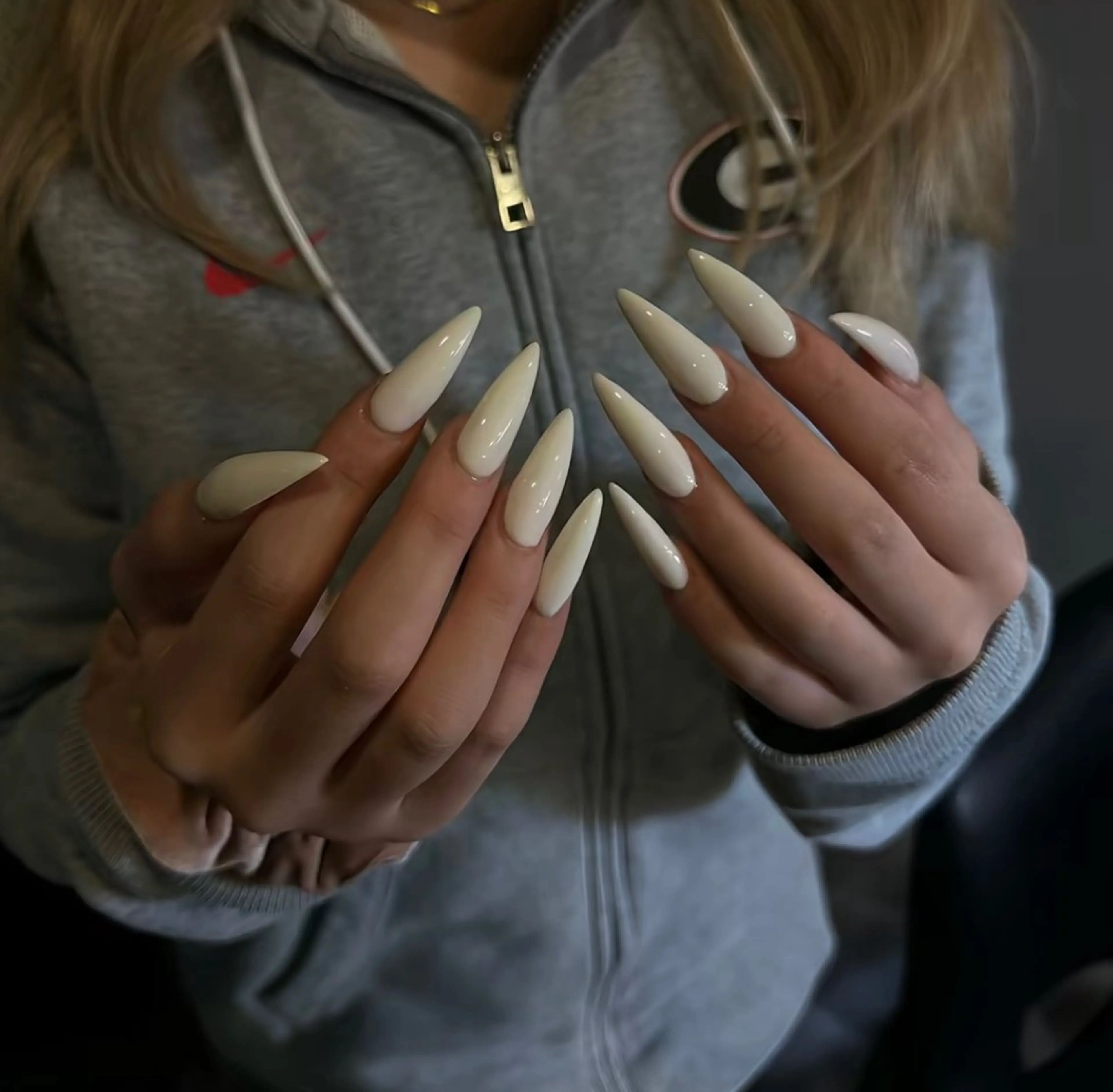 ネイル フレンチネイル ジェルネイル マグネットネイル 持ち込み ニュアンスネイル ハンドネイル NiJi Nailsのネイルデザイン