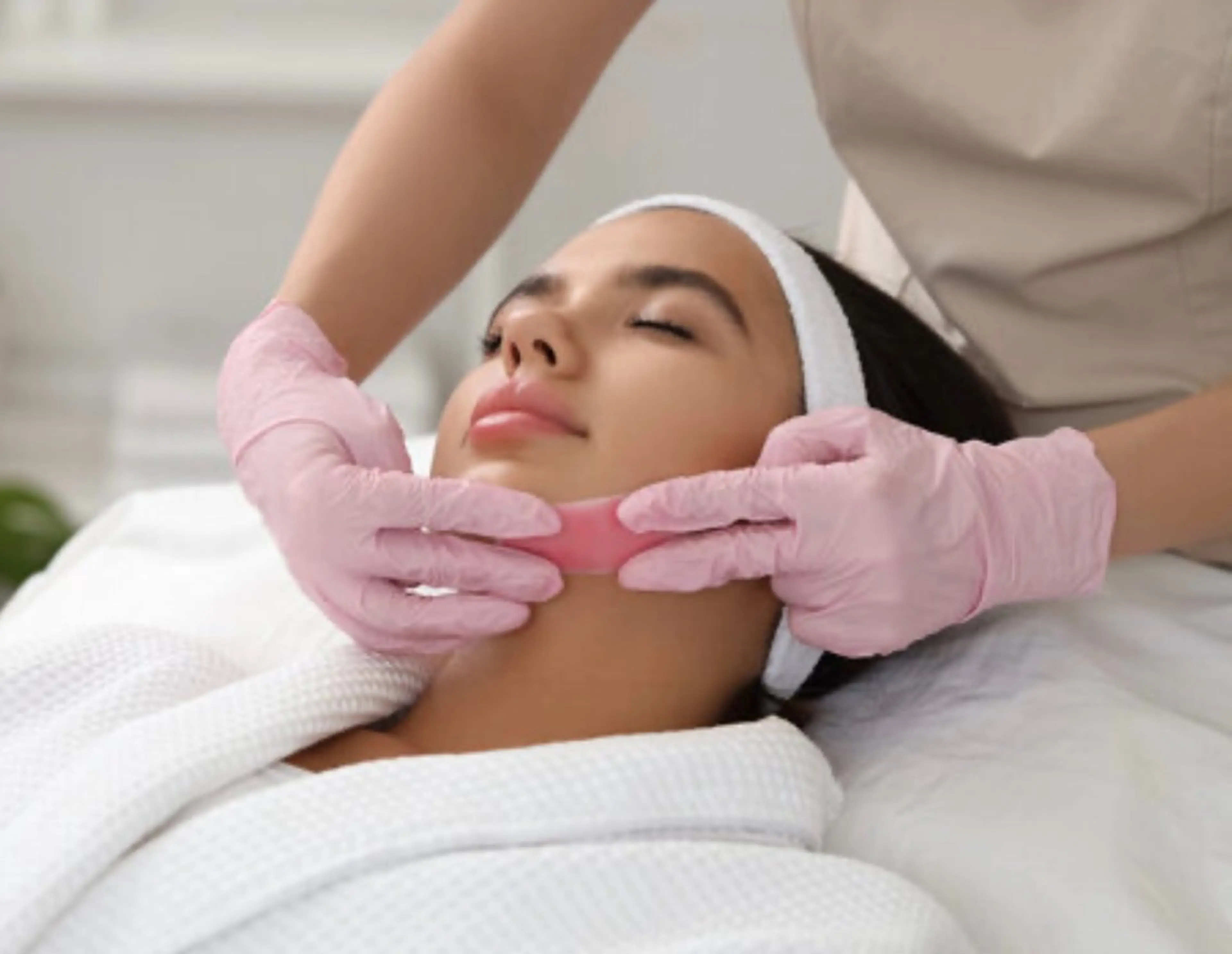 【光り輝くツヤ肌✨】レディースフェイシャルワックス(全顔)👩✨古い角質や産毛を除去してツルスベお肌に🫧の写真