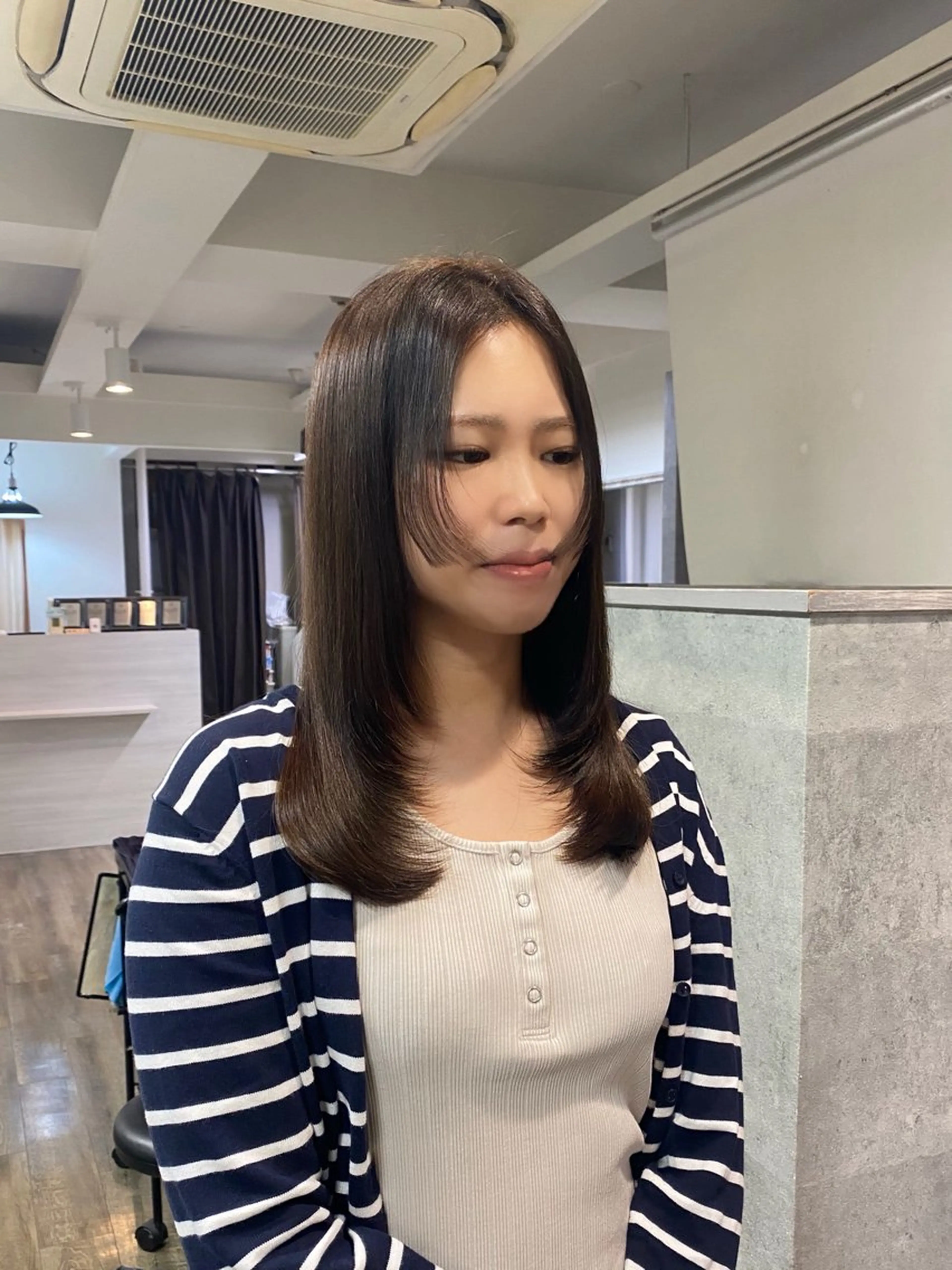 ミディアム レイヤーカット MIREI /韓国風 /大阪美容室のヘアスタイル