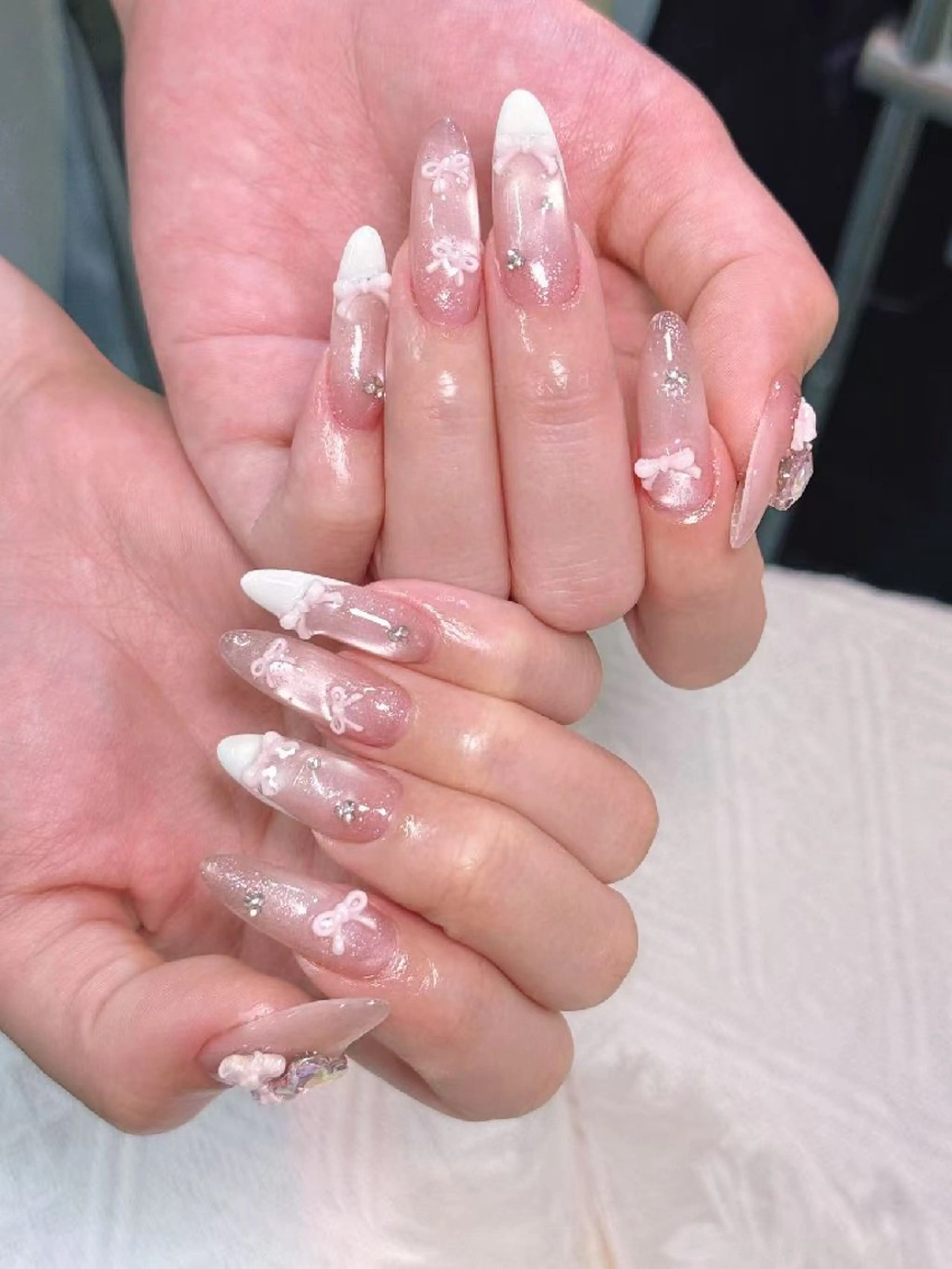 ネイル ハンドネイル グロー ネイルのネイルデザイン