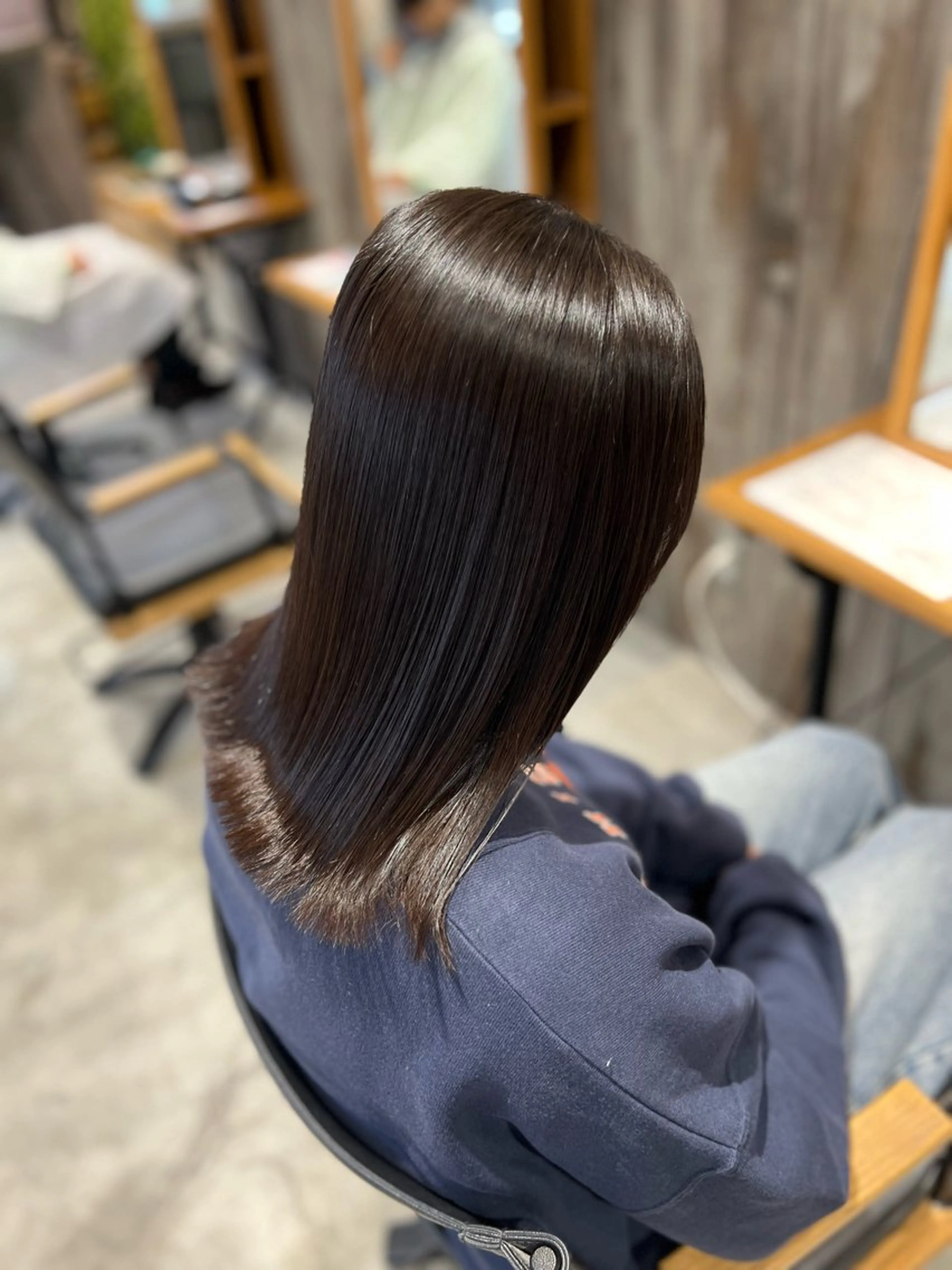 セミロング 🎀Lolonois 池田店🎀佐藤百奈美のヘアスタイル