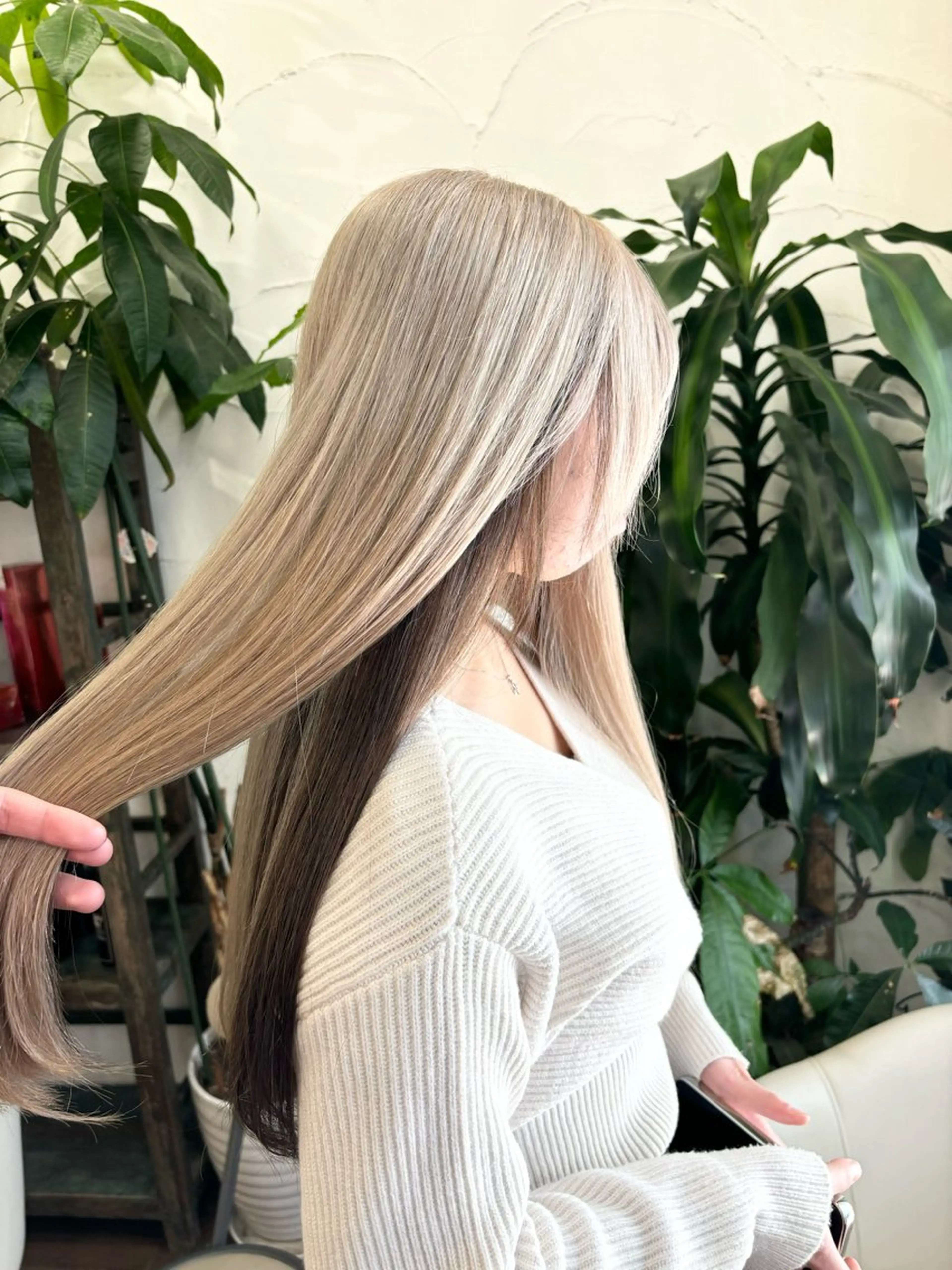 ロング カラー ブリーチ予約率90% 以上✨森山陽向のヘアスタイル