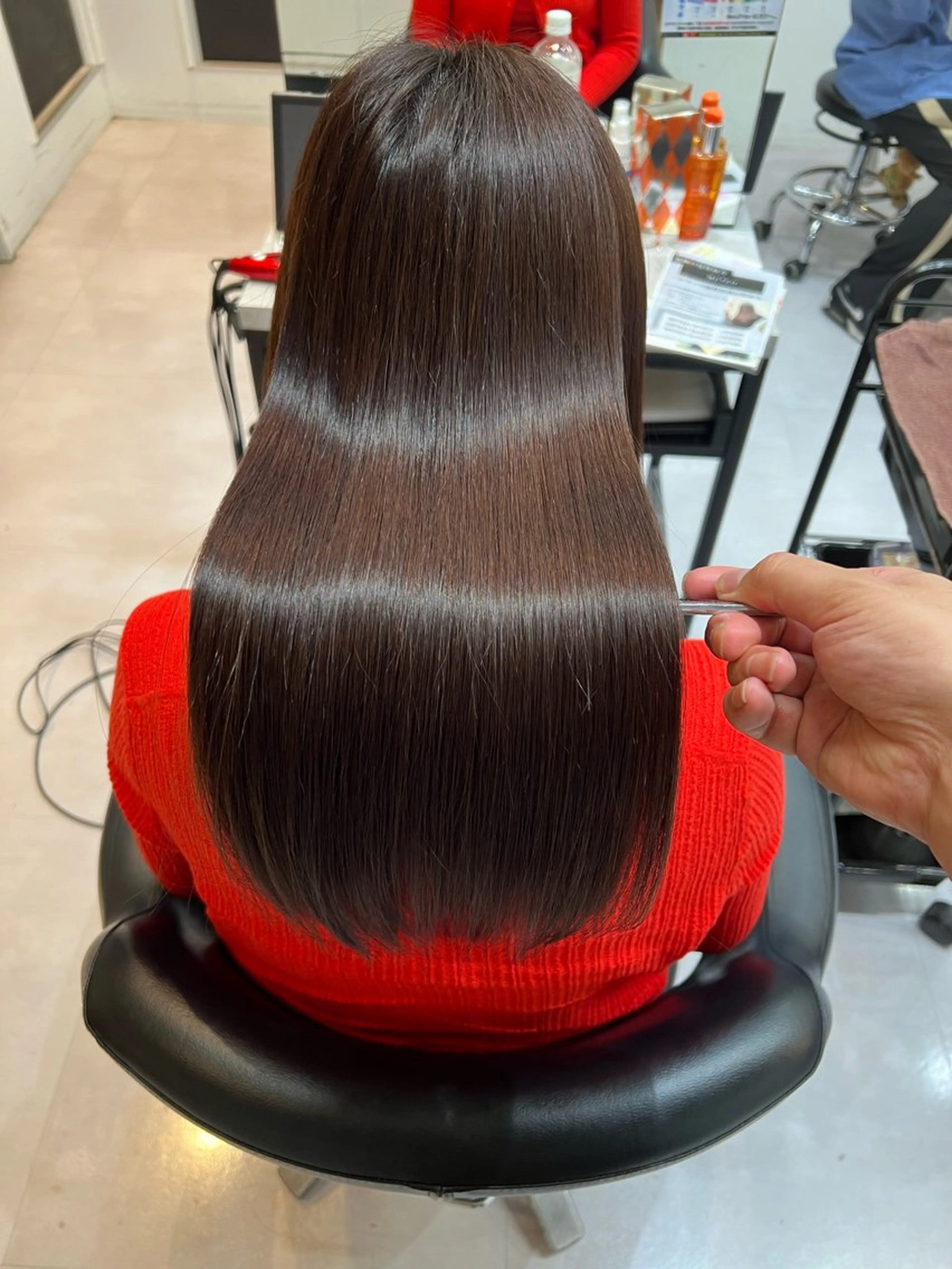 ミディアム カラー 縮毛矯正✨️レイヤー クボタリョウのヘアスタイル