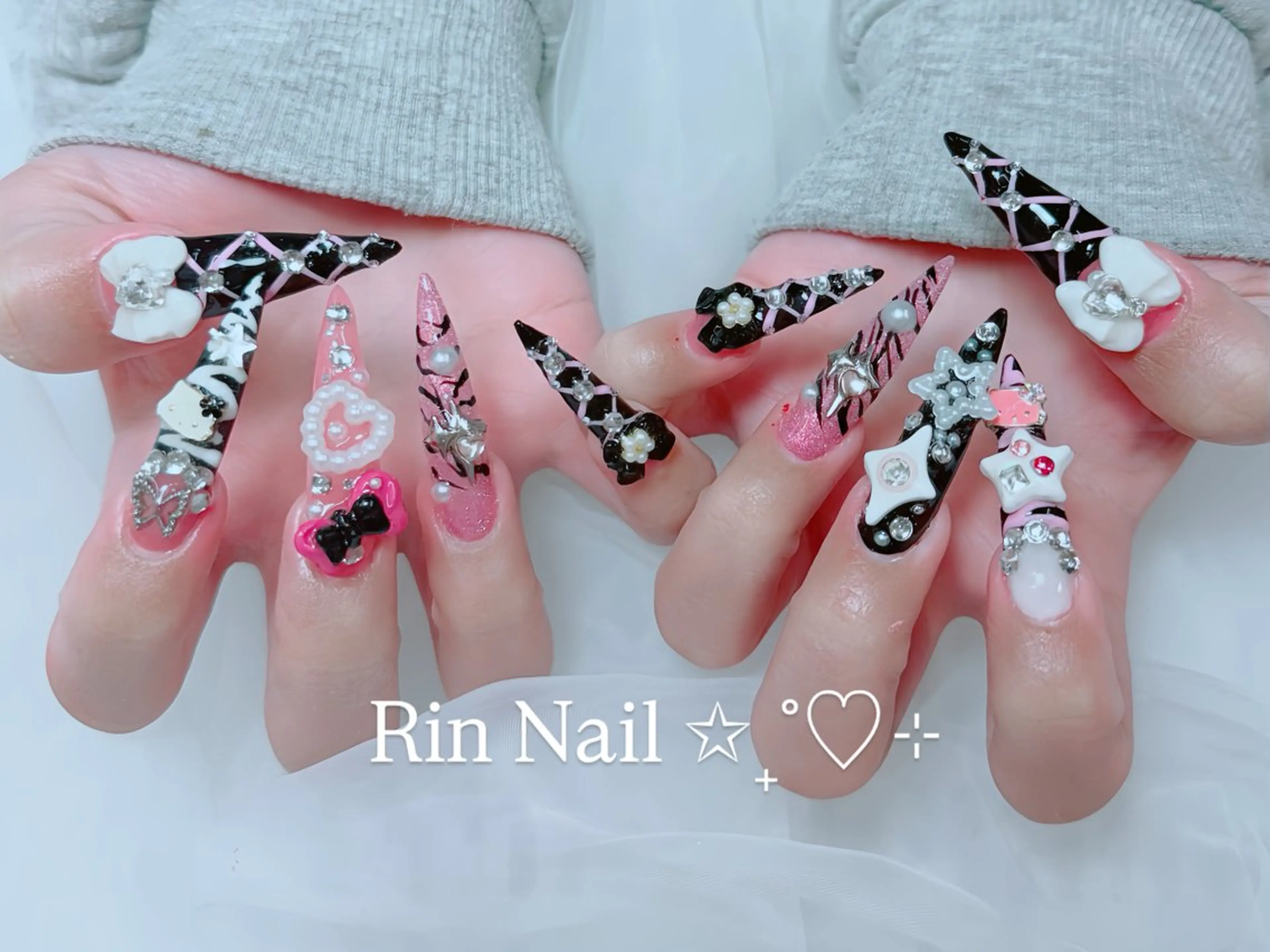 ネイル 成人式 ロングネイル ネイルチップ ハンドネイル Rin Nail 新大久保店のネイルデザイン