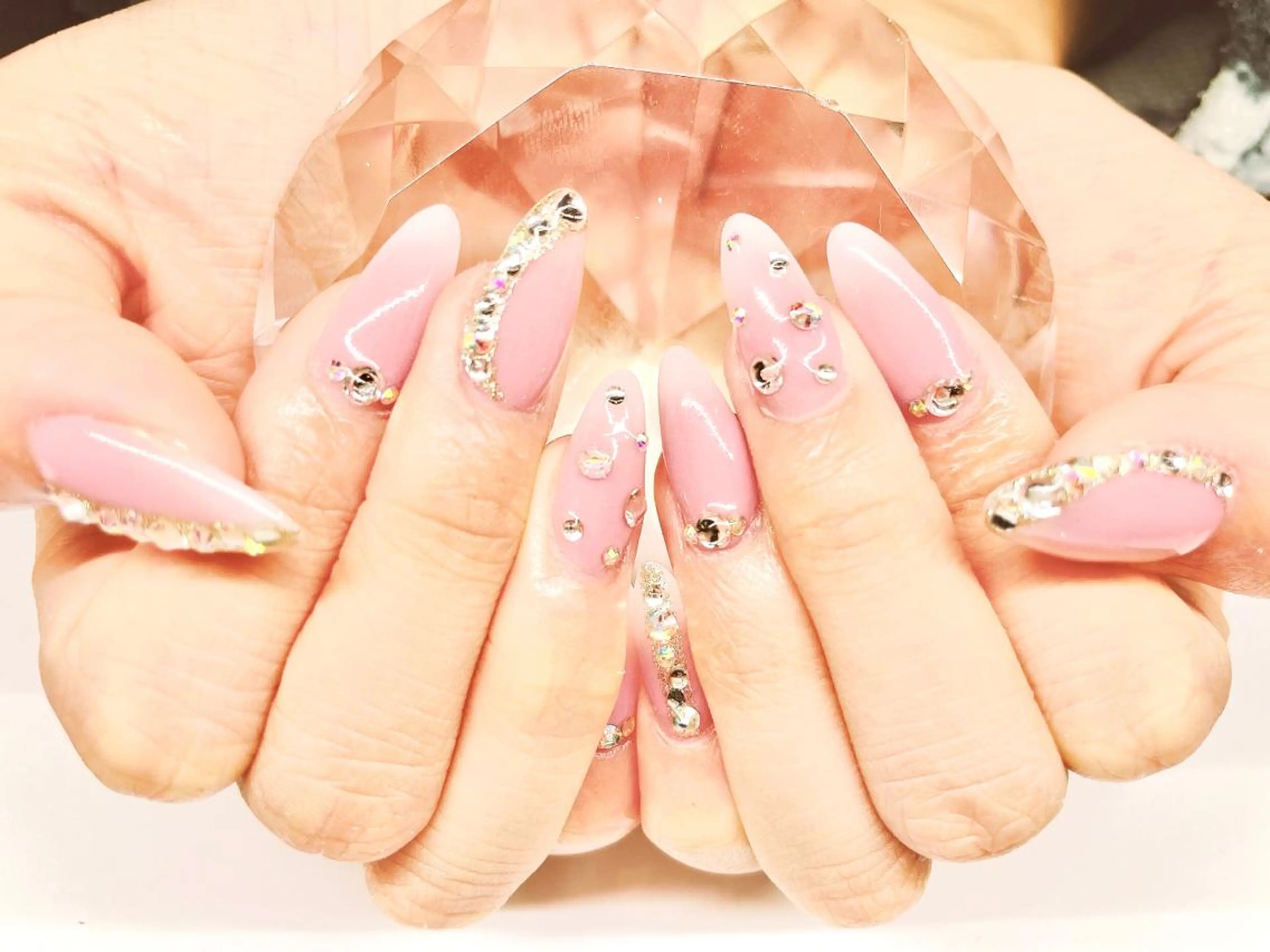 ネイル ジェルネイル スカルプネイル シンプルネイル ストーンネイル ブライダルネイル ハンドネイル ネイルサロンアウル ayaka💋のネイルデザイン