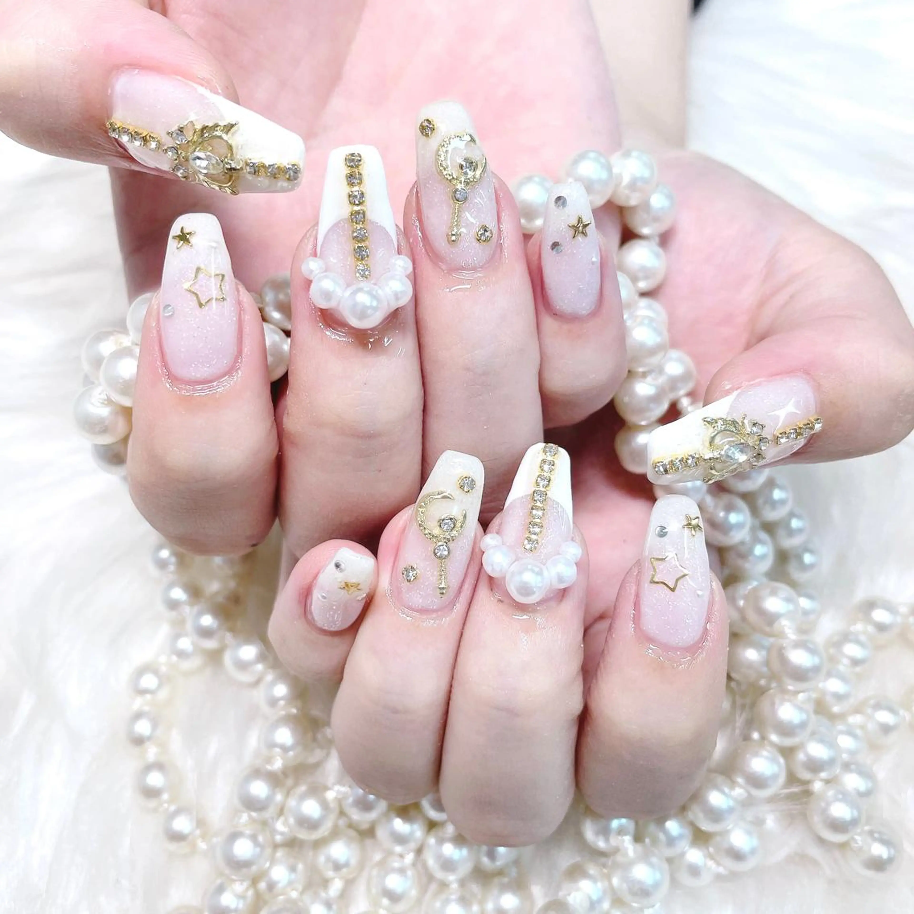 ネイル Go  Today シェアサロン 新宿Gratia店所属・杉山 栞のネイルデザイン