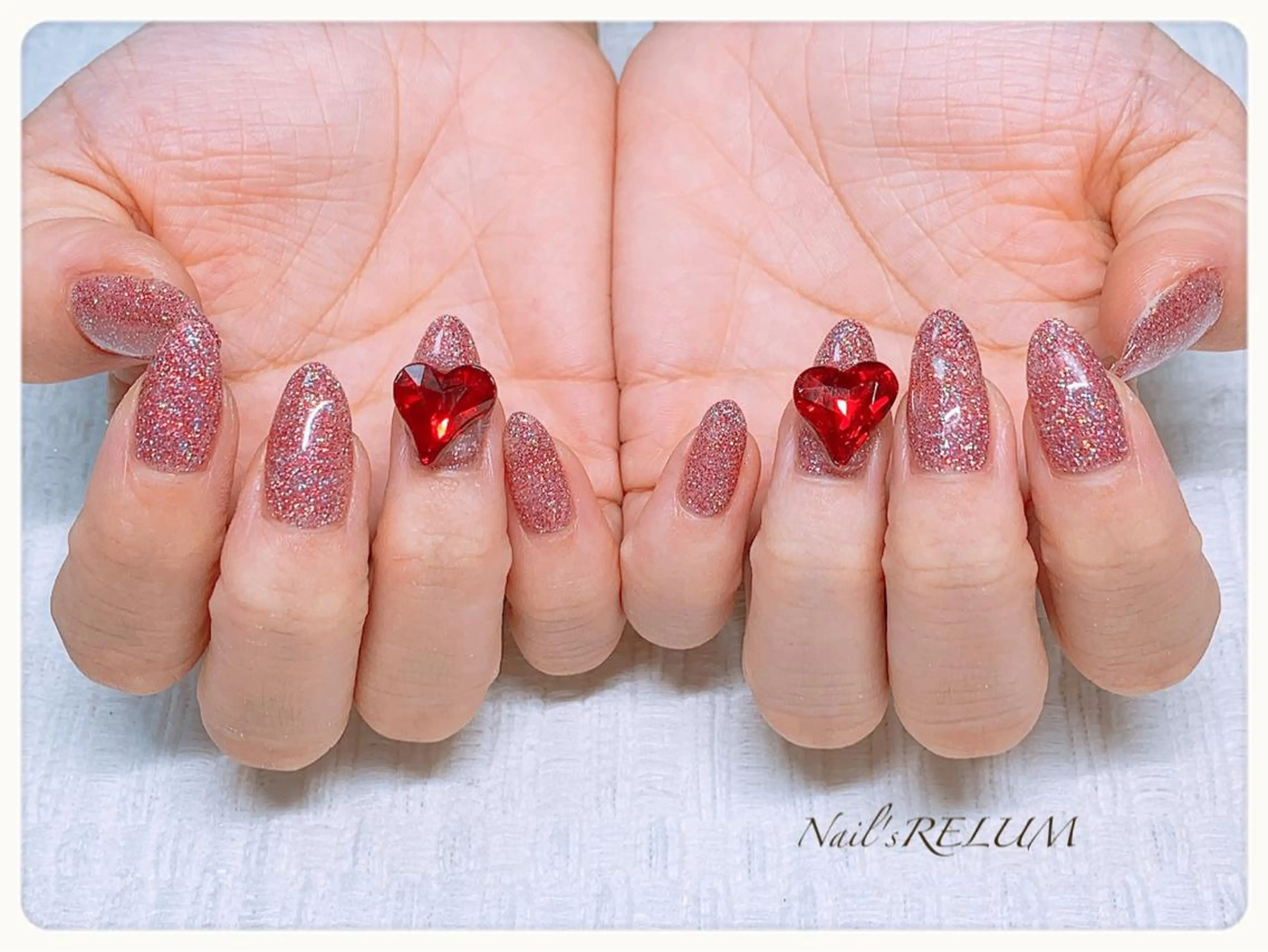 ネイル 持ち込み THECOLORS所属・近貞 莉奈のネイルデザイン