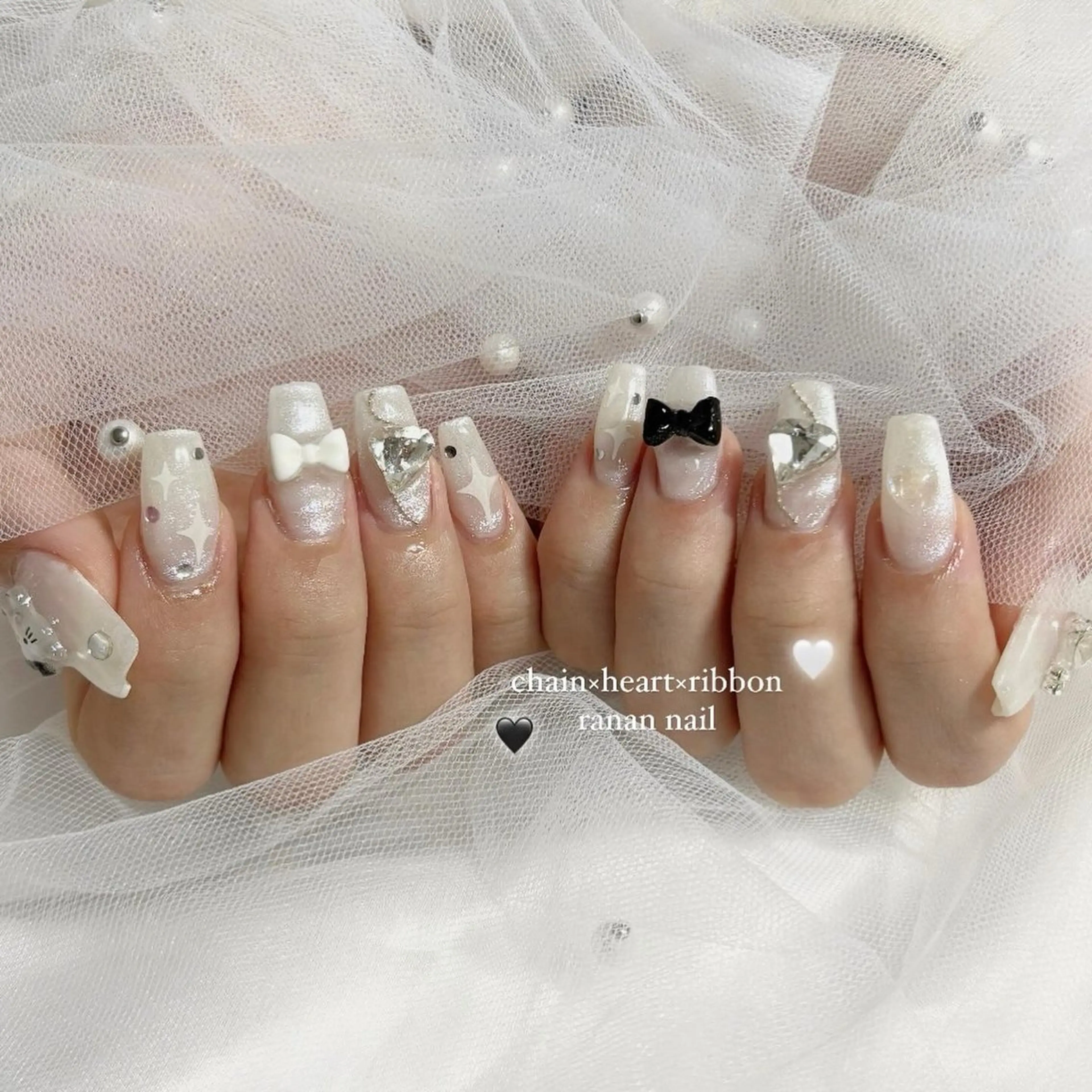 ネイル 𝓇𝒶𝓃𝒶𝓃 𝓃𝒶𝒾𝓁のネイルデザイン