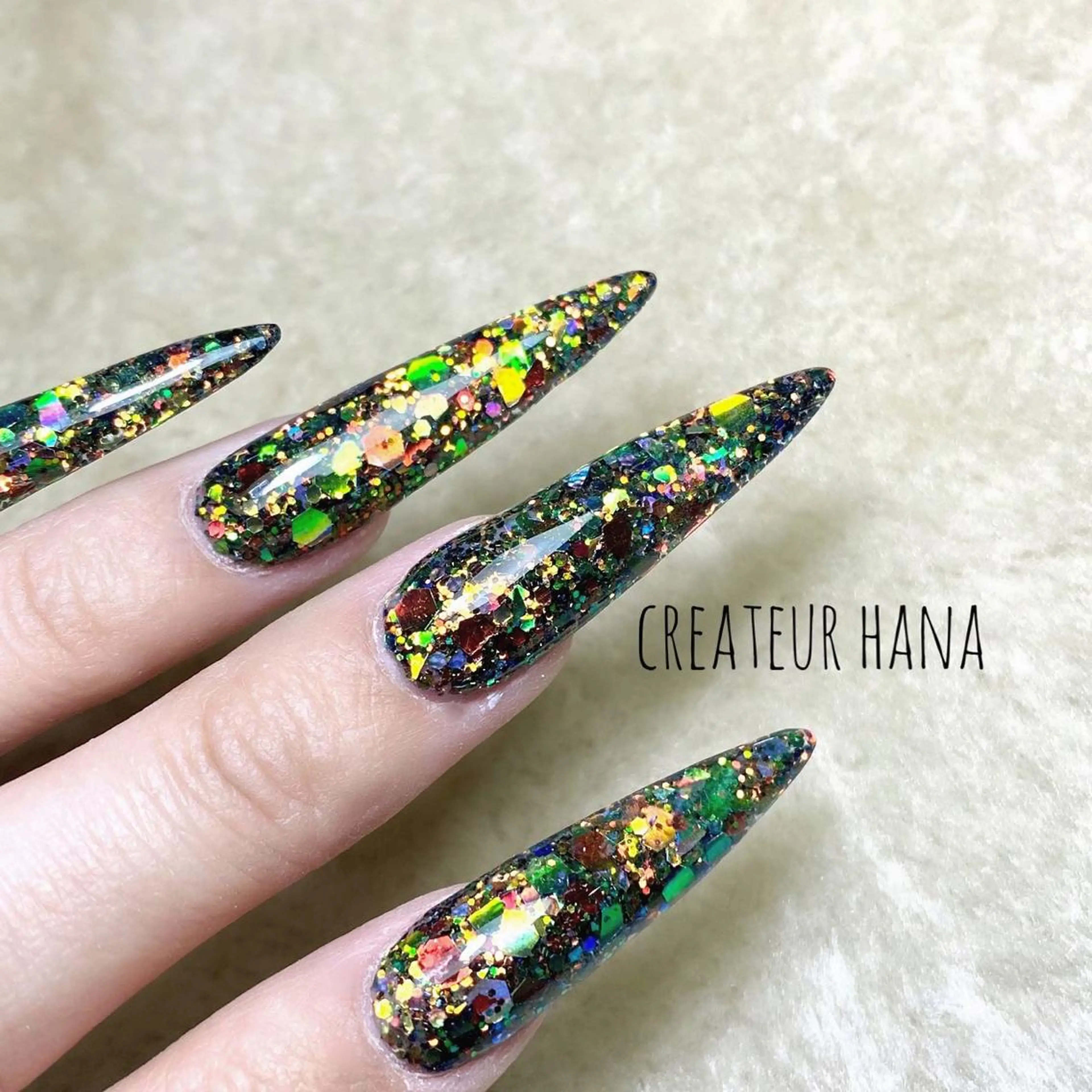 ネイル クレアトゥール華 都賀店所属・三橋 結菜のネイルデザイン