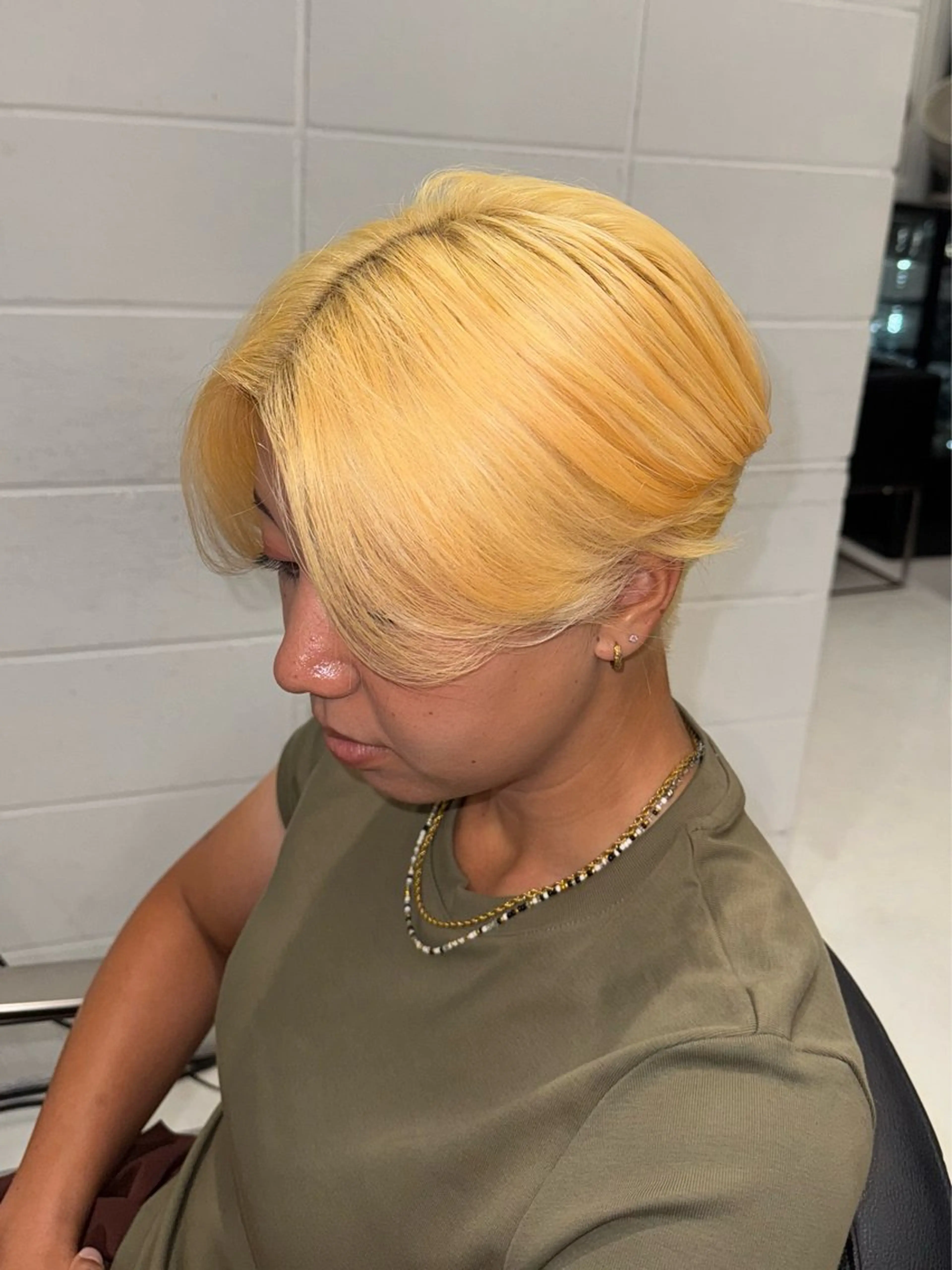 ショート カラー 抜きっぱなしブロンド ブロンド カット ヘアカラー トリートメント 原宿 艶カラー🫧 ちり🍎のヘアスタイル