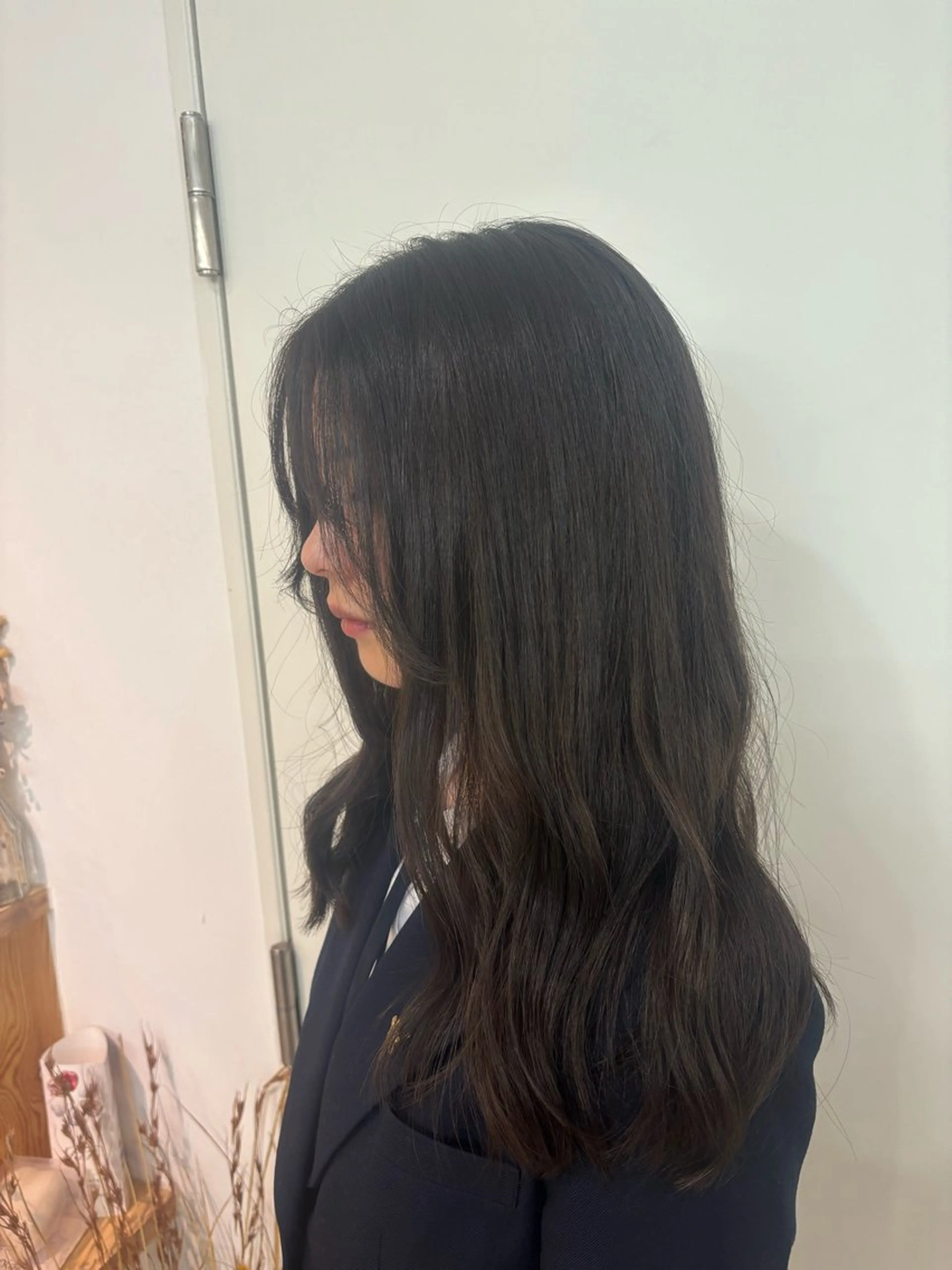 セミロング カラー グレージュ 室谷 ゆりあのヘアスタイル