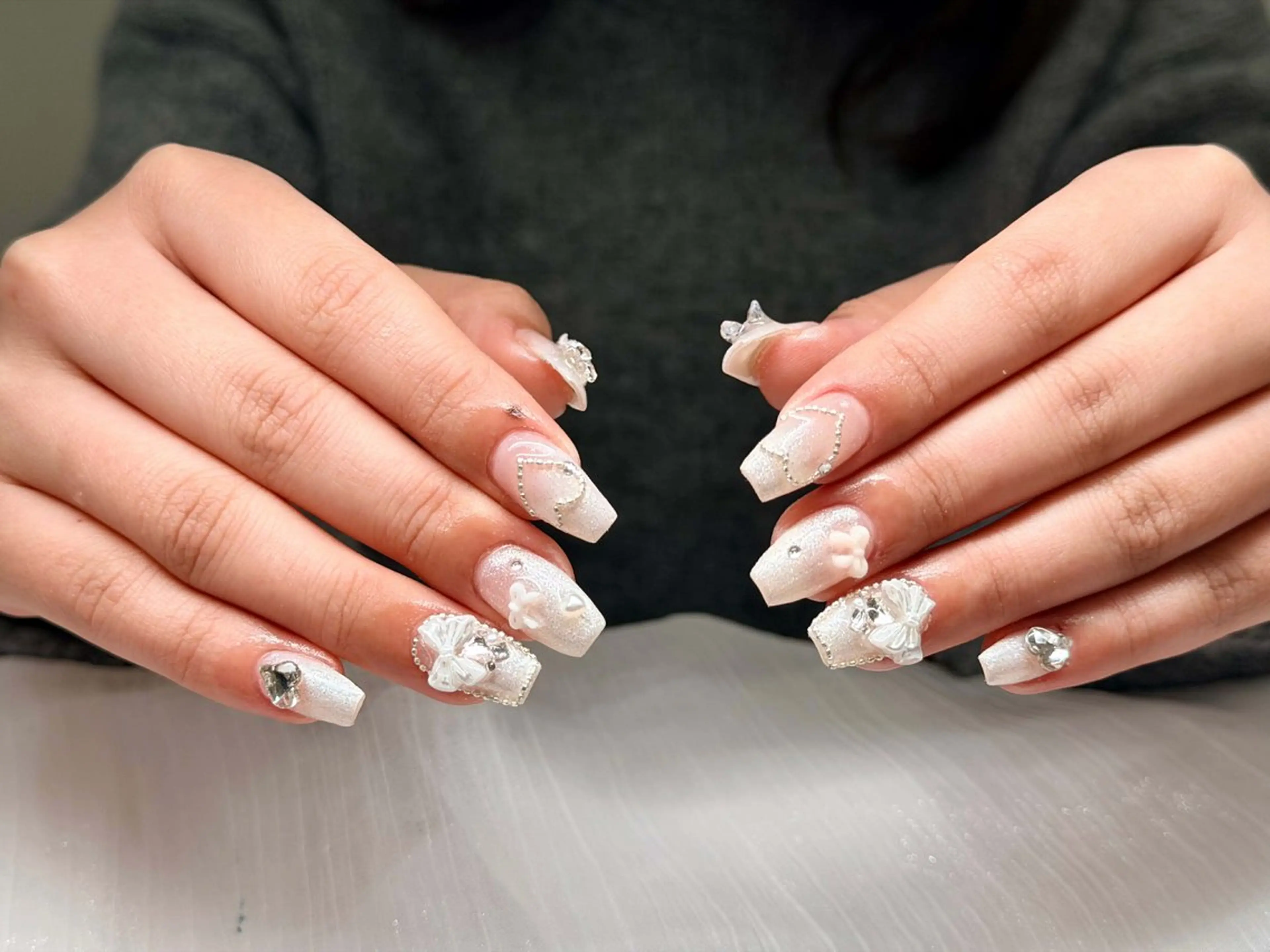 ネイル オーロラネイル ブルー チークネイル 長さ出し フットネイル ハンドネイル JIN 168 新大久保のネイルデザイン